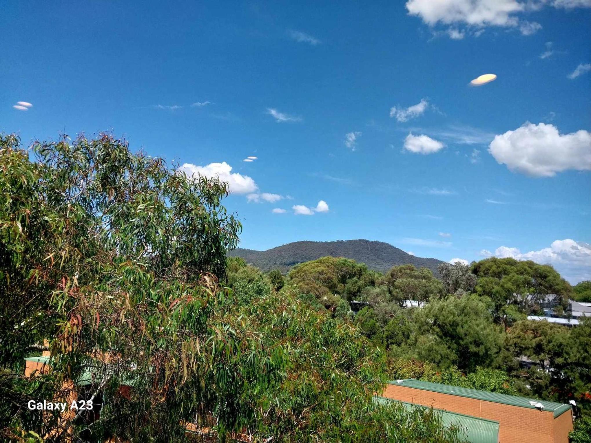 Lux 2 Bed 2 Bath Secure Parking Apartment in the Heart of Dickson, Canberra