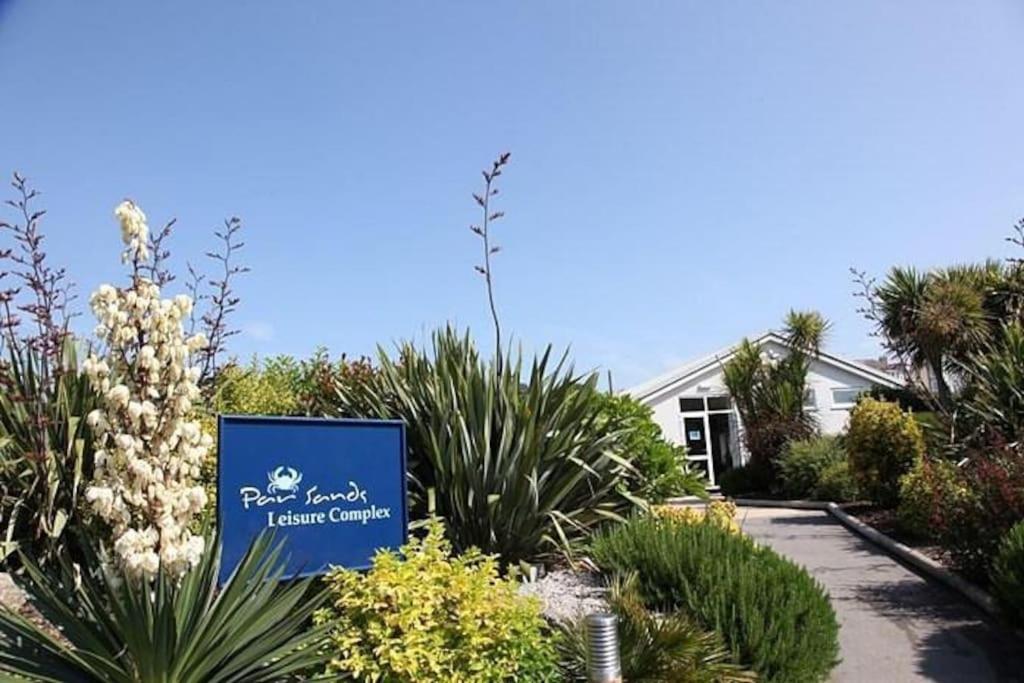 Delightful two bedroom caravan on Par Beach.