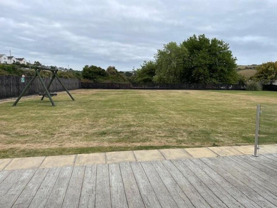 Delightful two bedroom caravan on Par Beach., photo 17