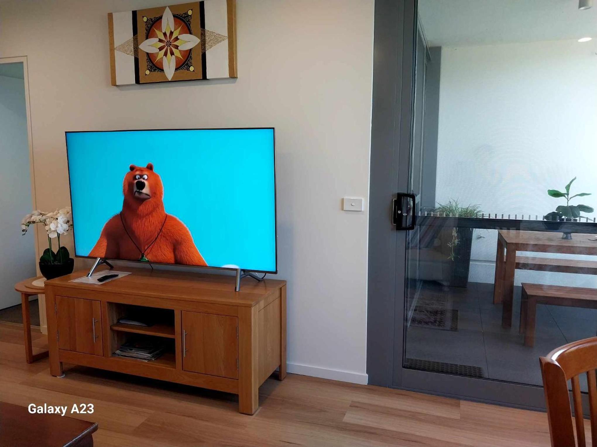 Lux 2 Bed 2 Bath Secure Parking Apartment in the Heart of Dickson, Canberra
