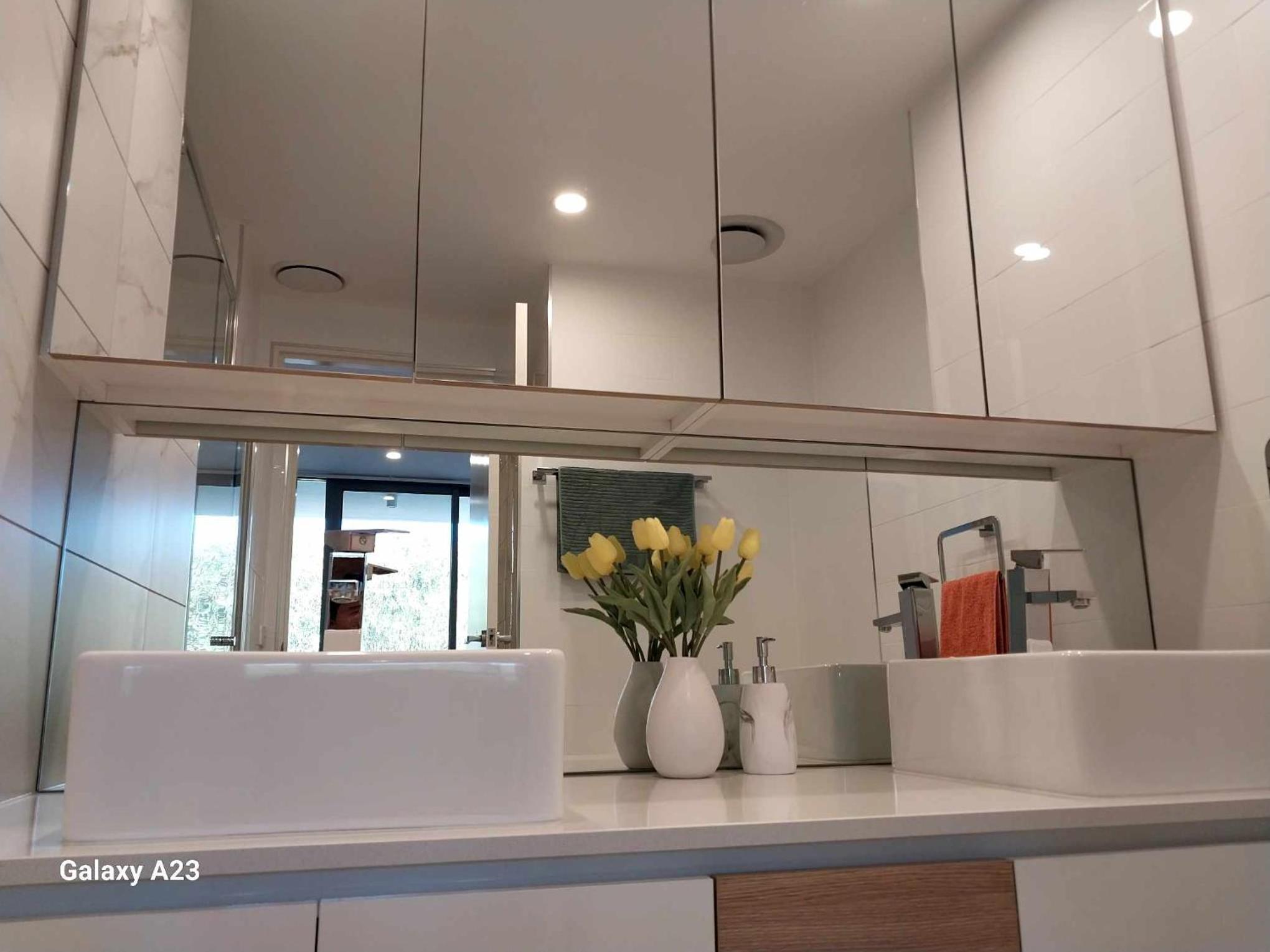 Lux 2 Bed 2 Bath Secure Parking Apartment in the Heart of Dickson, Canberra