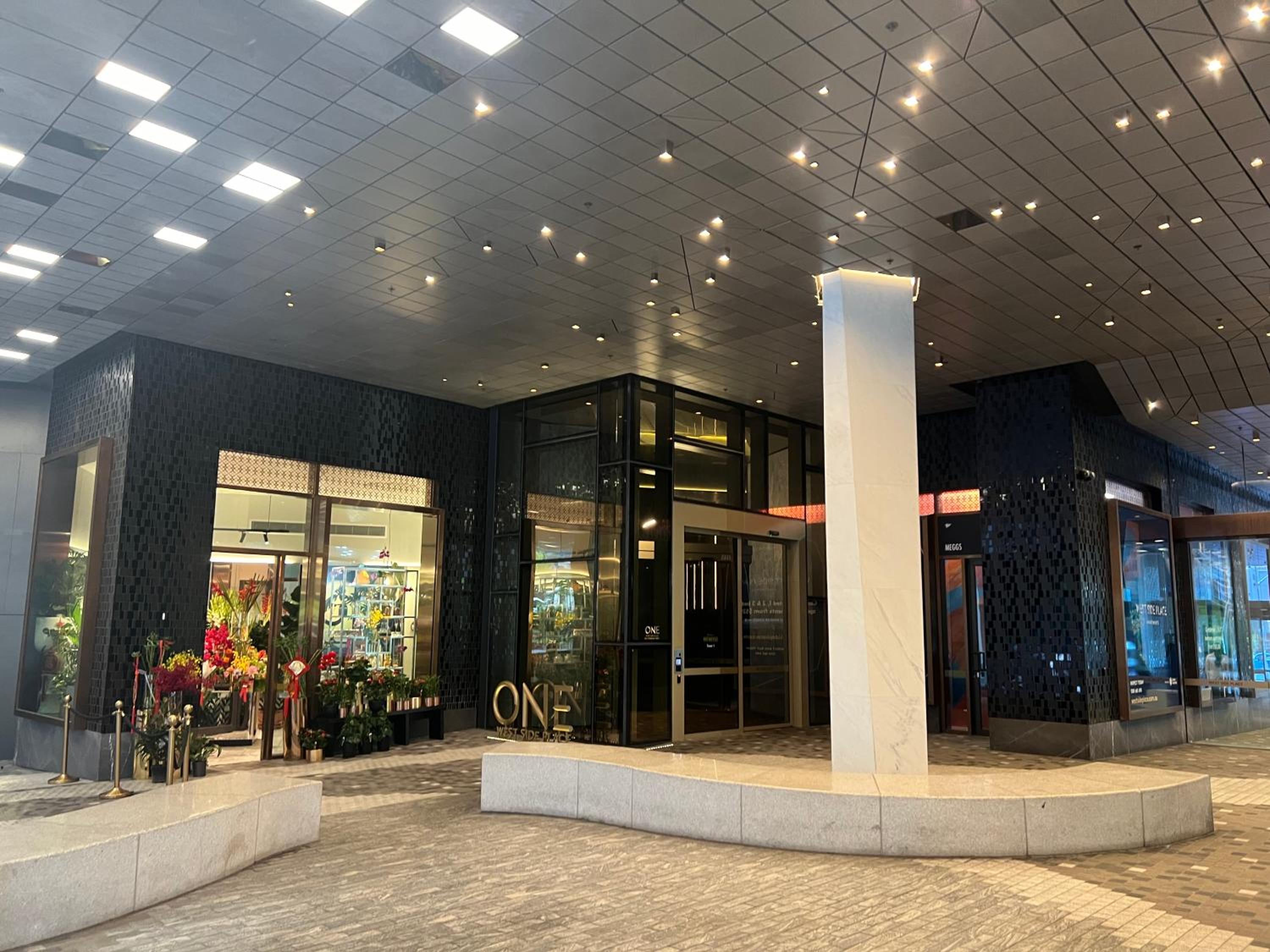 Wsp Lux 3b2b flat in CBD with balcony