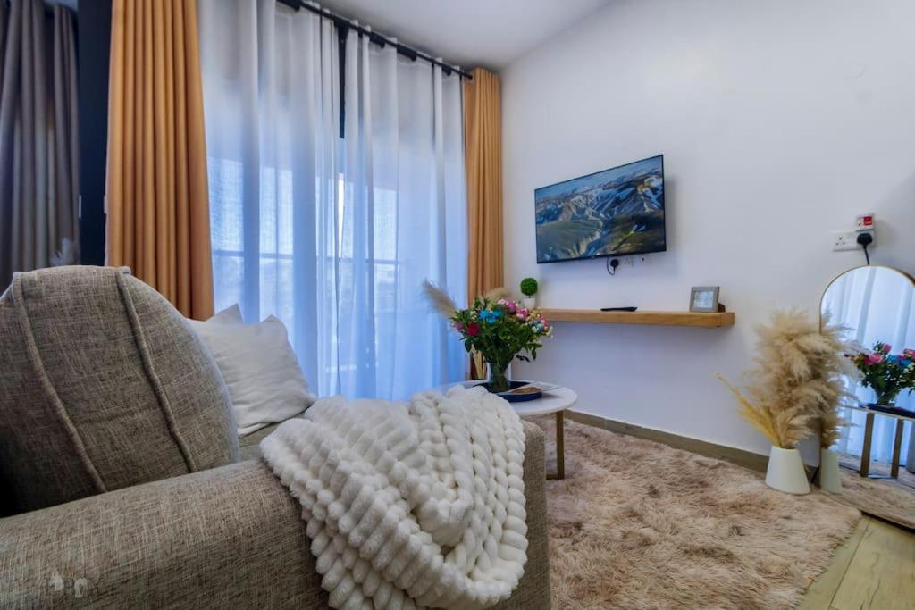 Chic Studio, Stunning Views! view 4