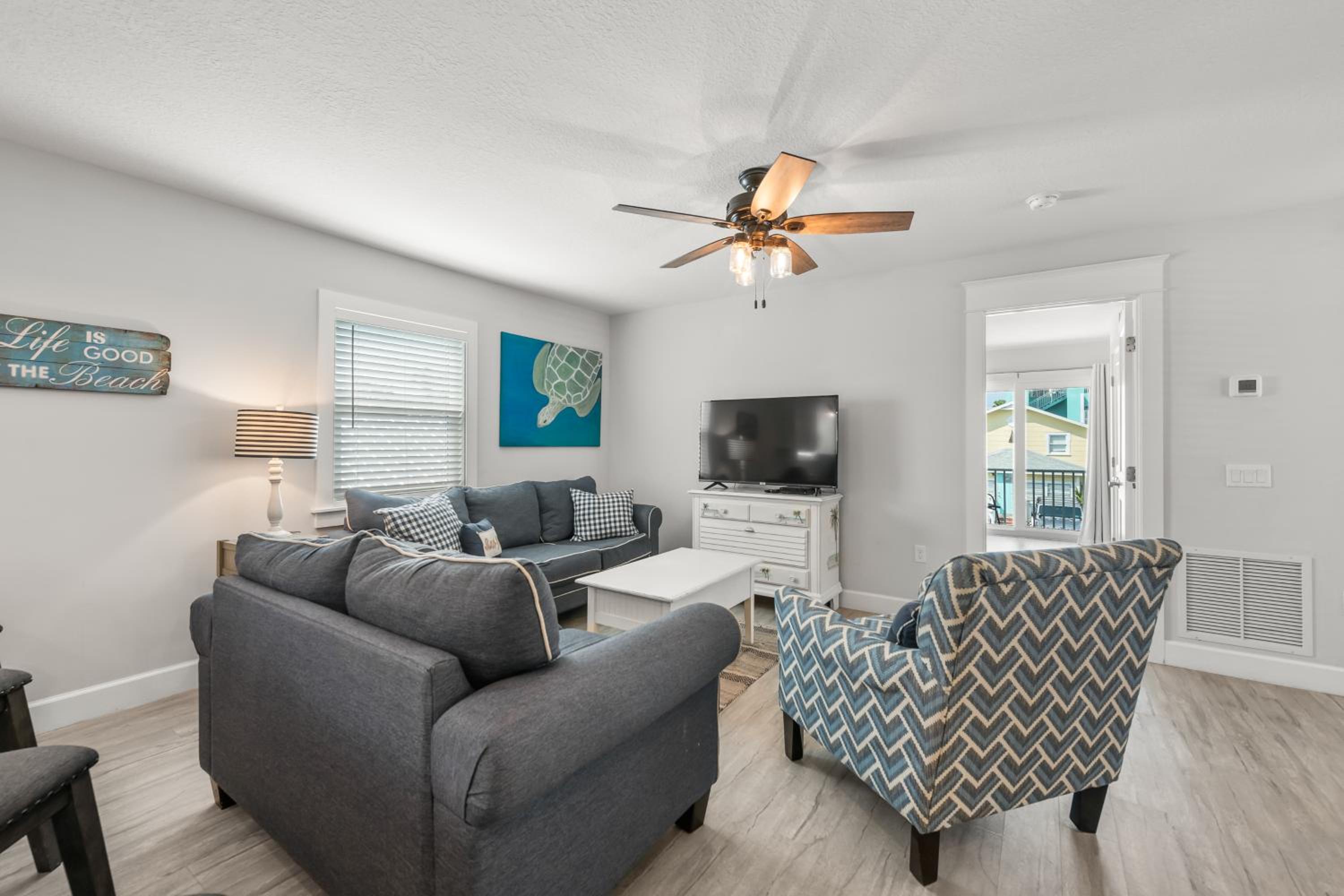 Family Tides - 2 Homes in 1 Steps to Beach w Rooftop Views Heated Pool Close to Bridge St view 5