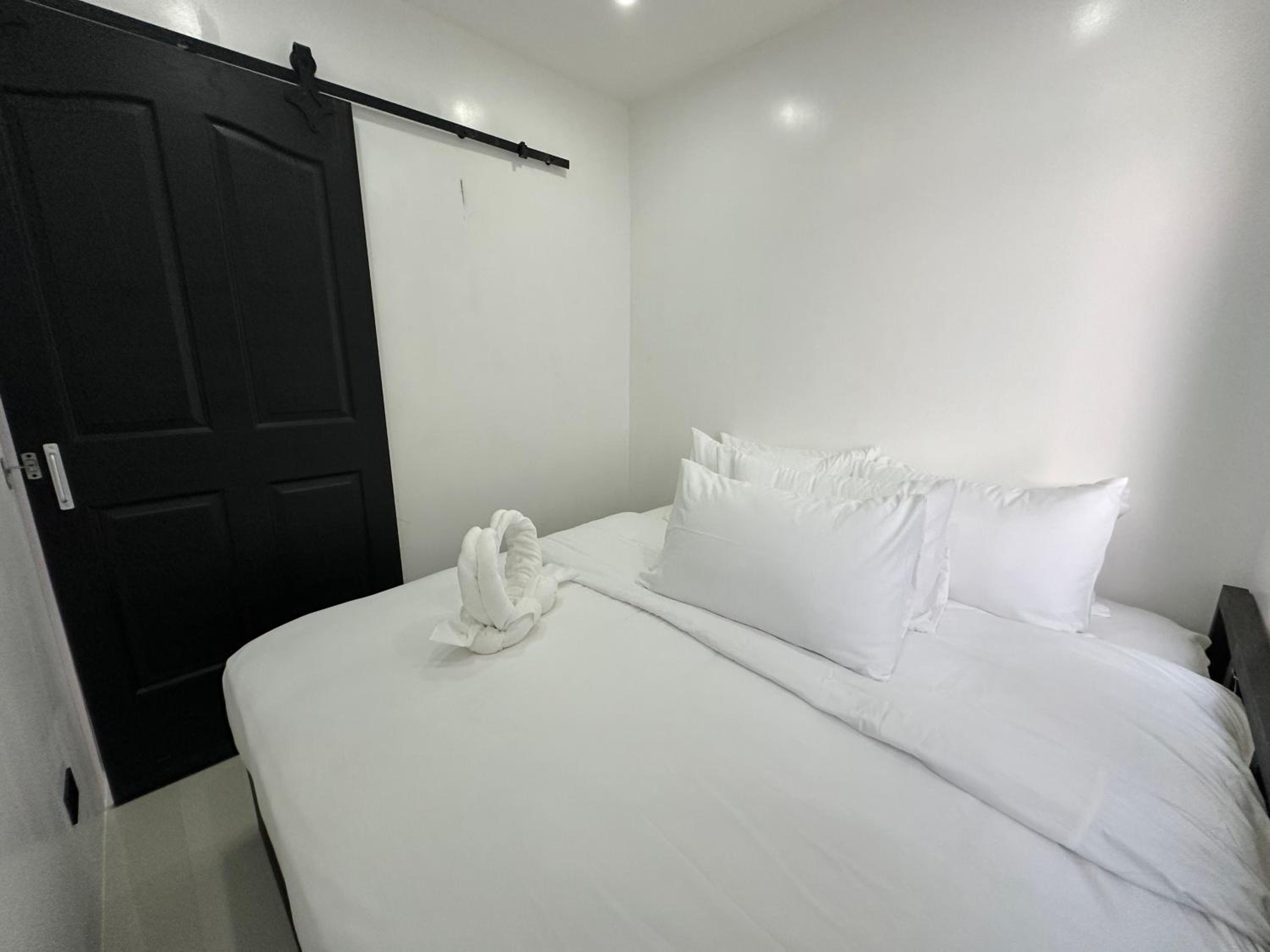 Townes Blackrock Most Unique Home Big Grp Fam Near Downtown SM Dvo DGT Roxas Coastal view 2