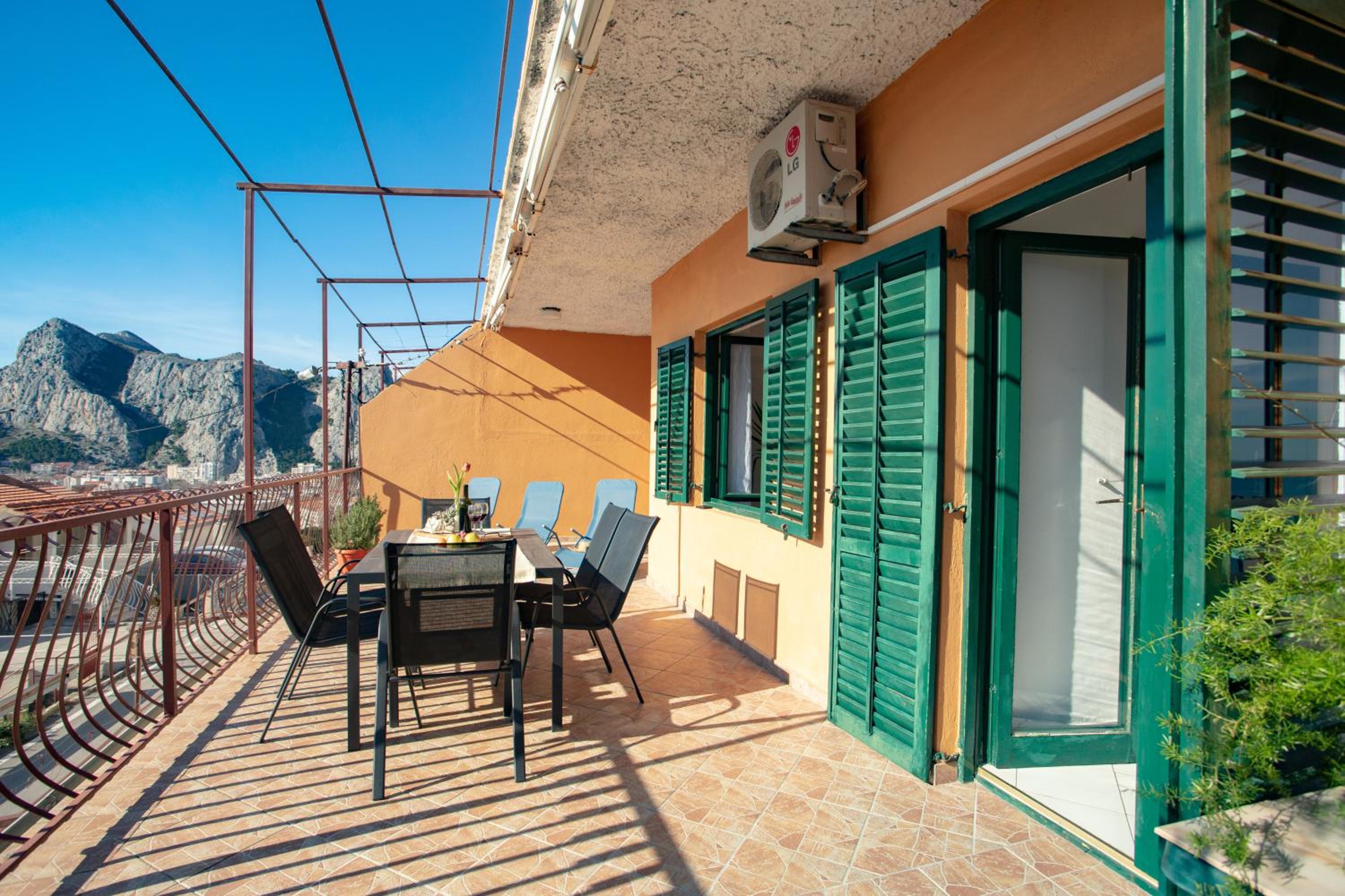 Summer Omiš apartment