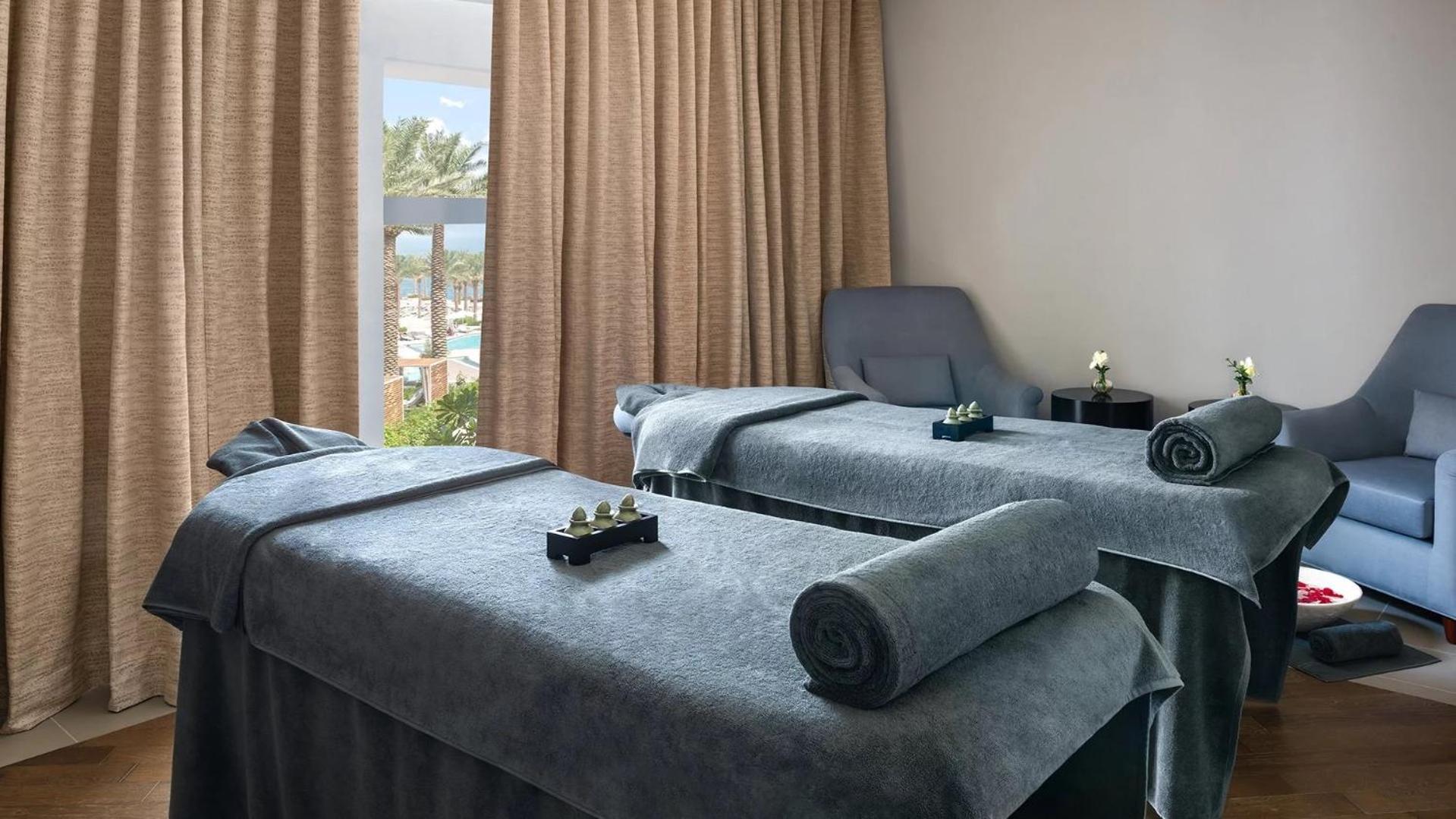 Capital Stay- Private Two Bed Apartment - The Address Beach Resort Residences Fujairah