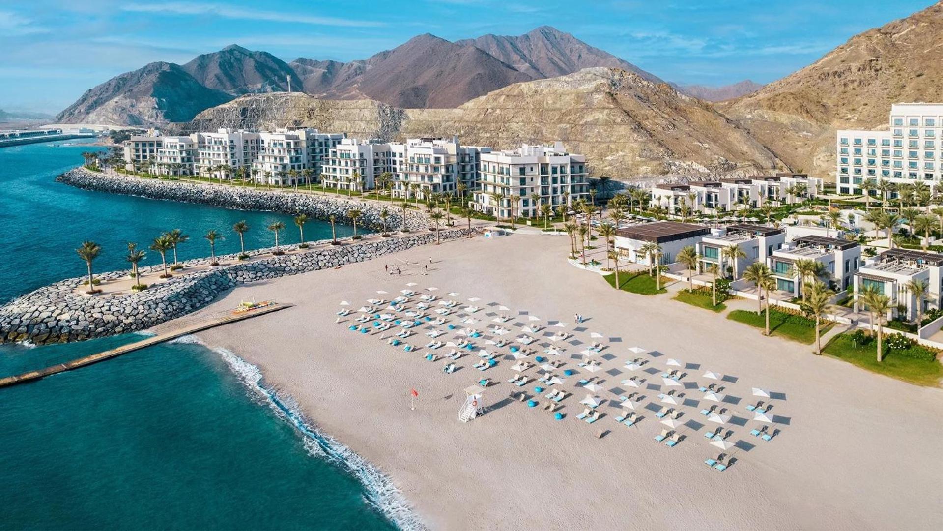 Capital Stay- Private Two Bed Apartment - The Address Beach Resort Residences Fujairah