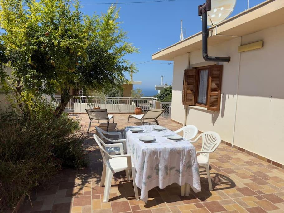 Maison authentique avec grande terrasse