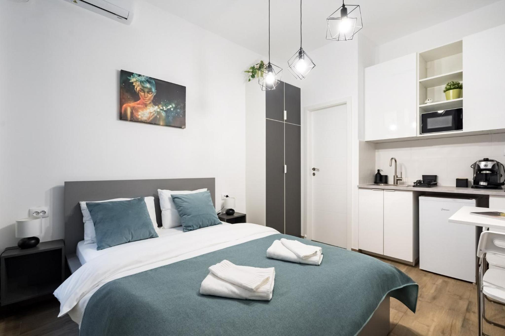 Urban Walls Apartments 5A in Old City view 3