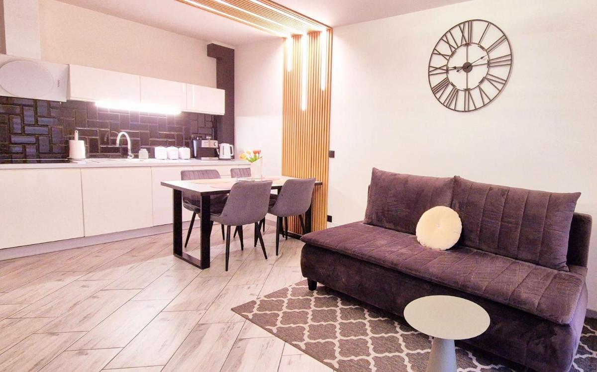 Apartament Black-White view 2
