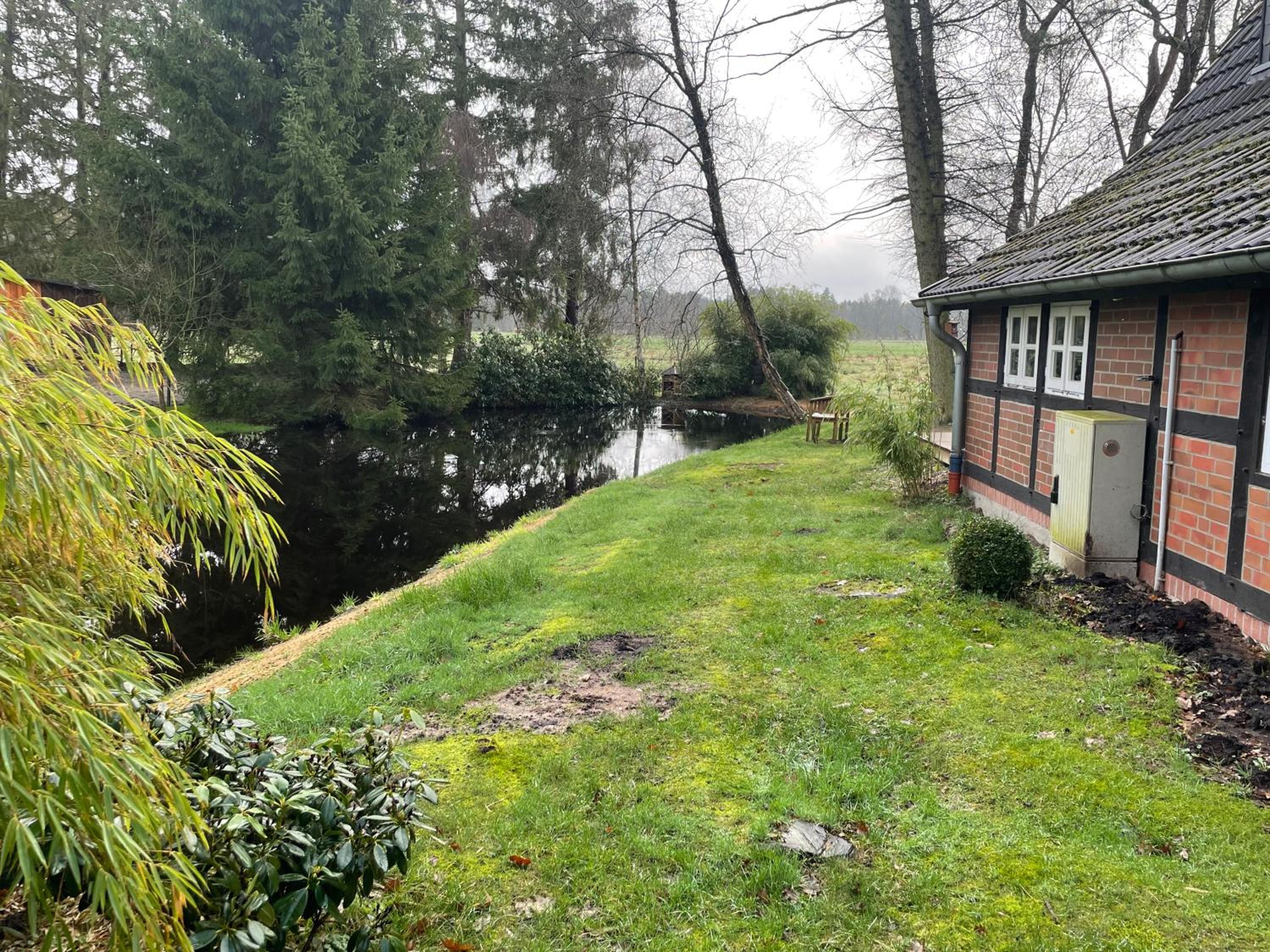 Haus am Teich