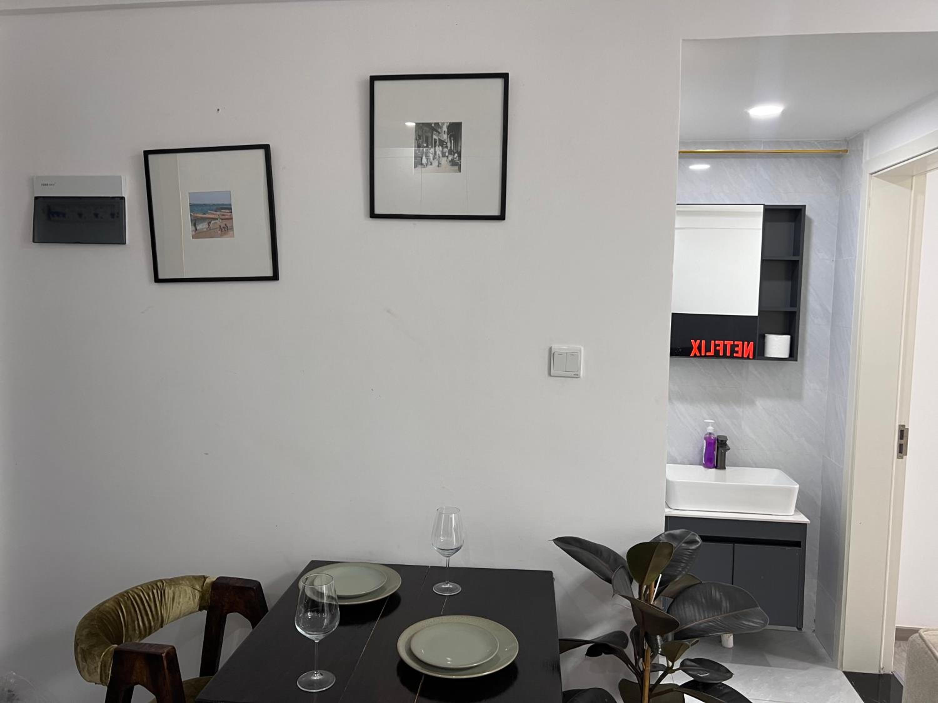 Cozy & Serene flat in Kilimani with a gym & city views view 5