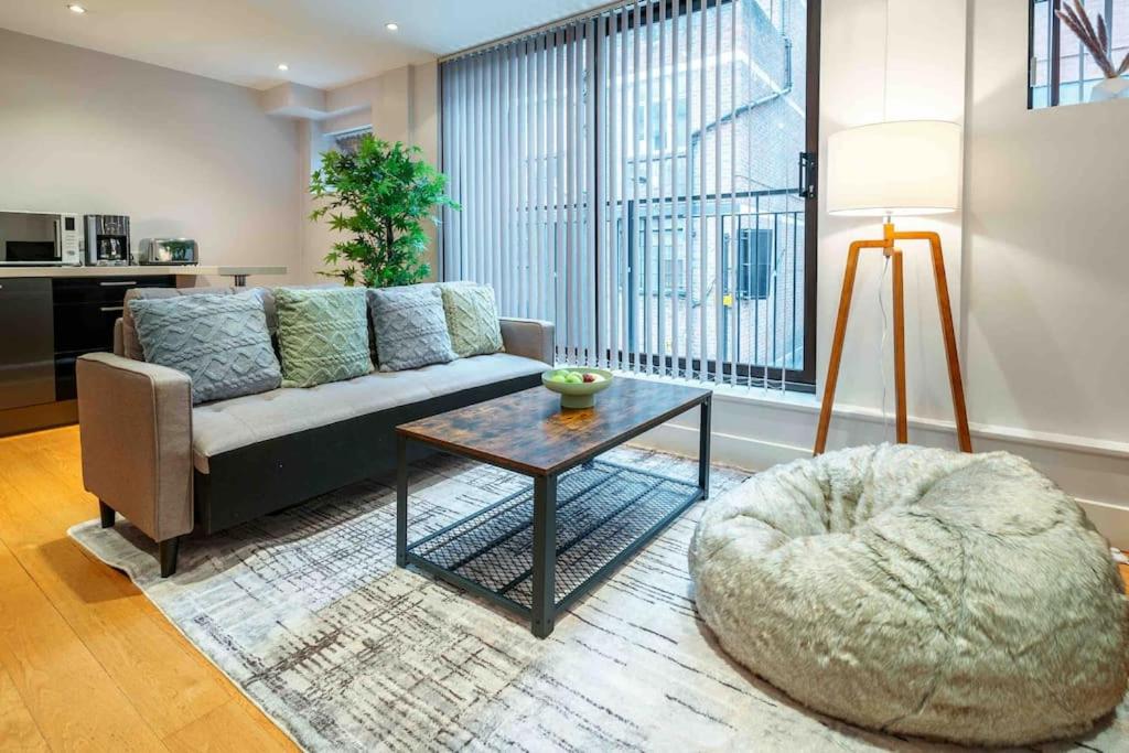 Sweet 3BRs house sleep for up to 6 close to Oxford & Soho