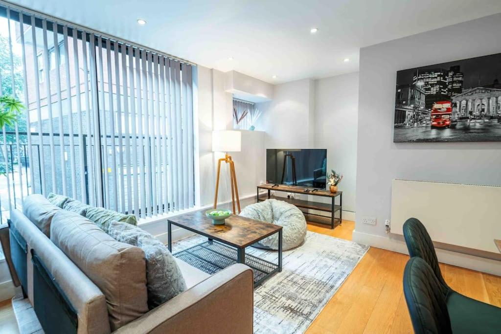 Sweet 3BRs house sleep for up to 6 close to Oxford & Soho