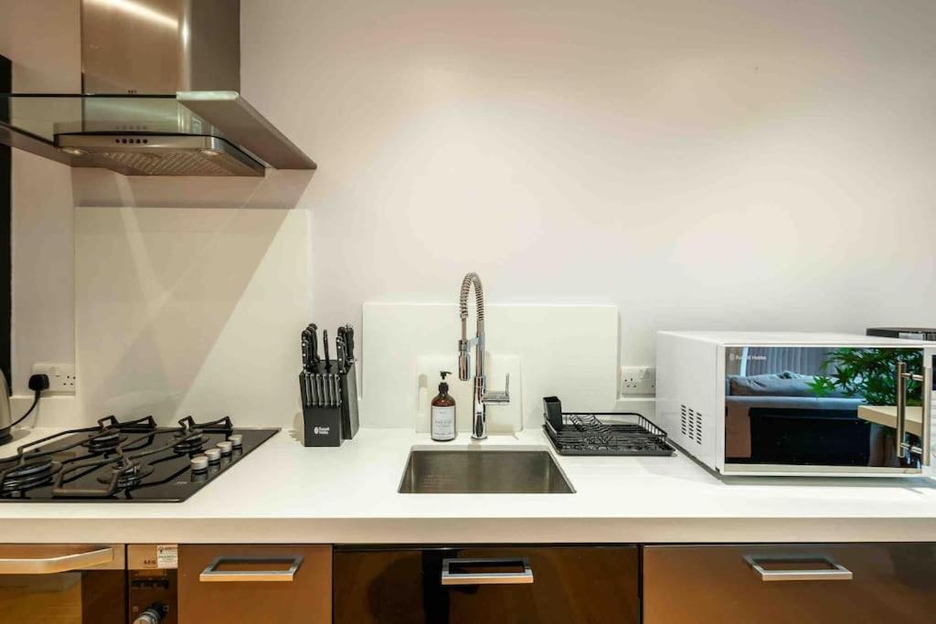 Sweet 3BRs house sleep for up to 6 close to Oxford & Soho