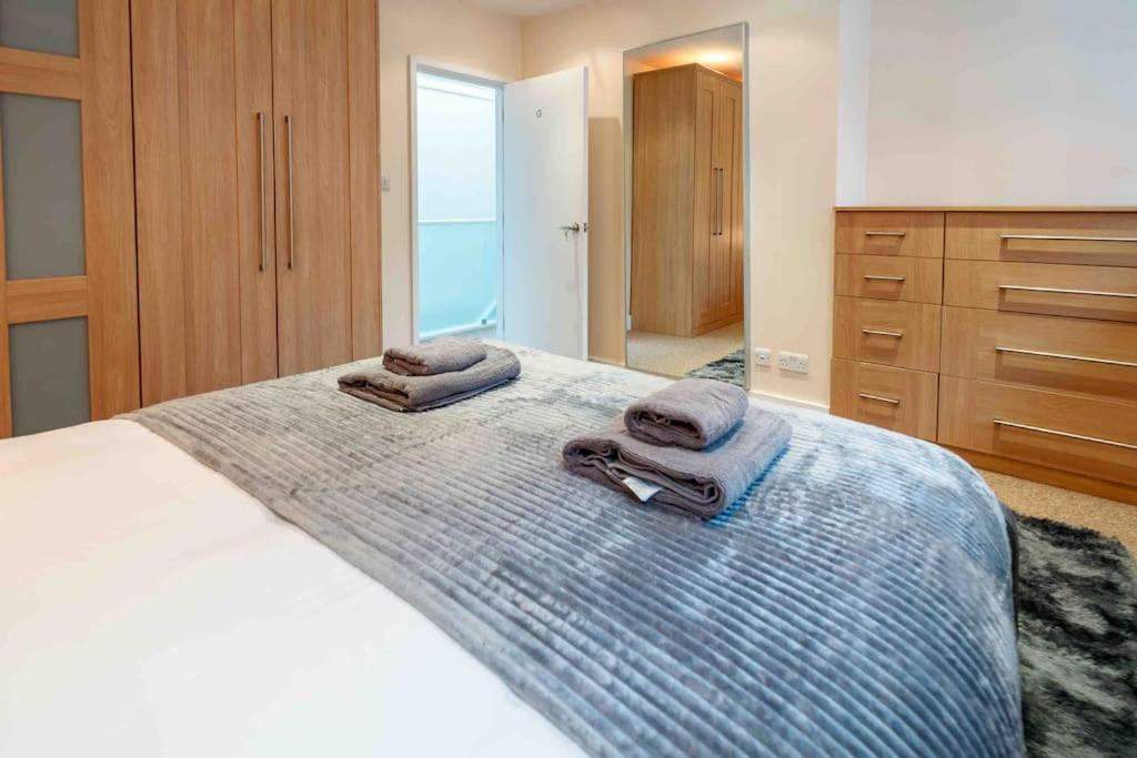 Sweet 3BRs house sleep for up to 6 close to Oxford & Soho