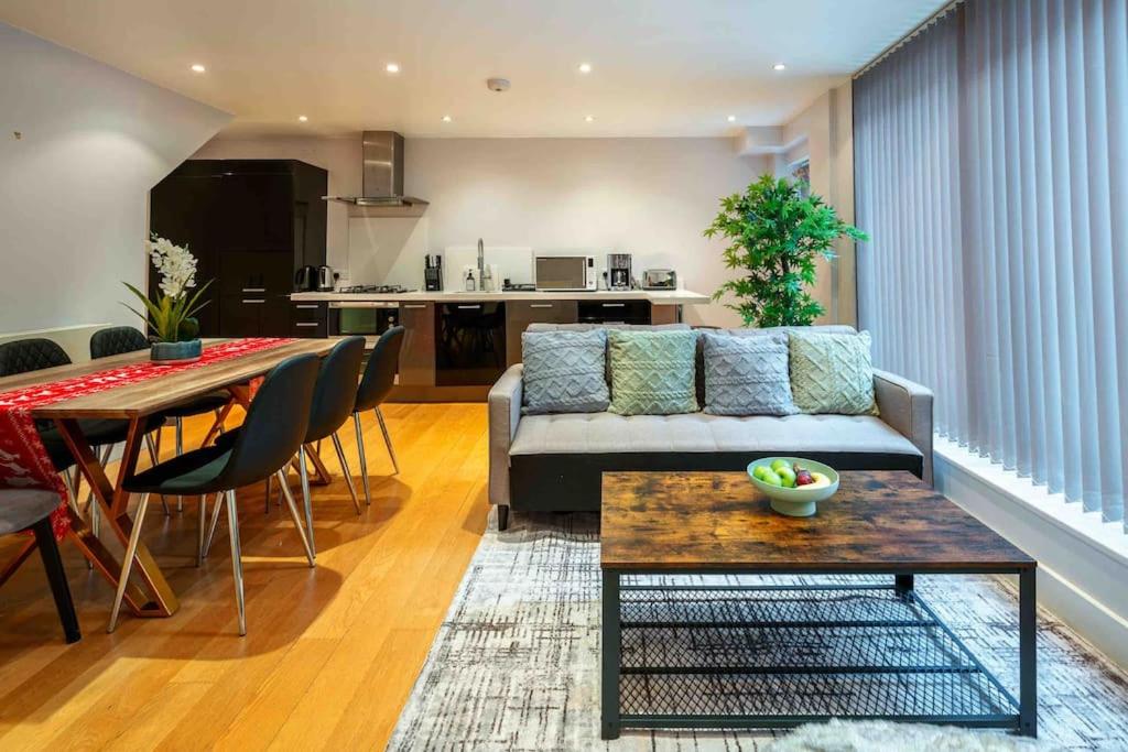Sweet 3BRs house sleep for up to 6 close to Oxford & Soho