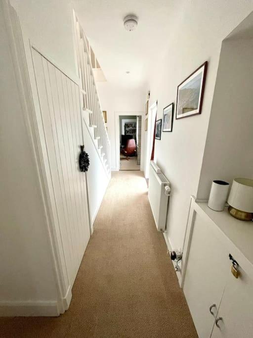 Comfortable 4 bed Home, Valhalla, Helmsdale