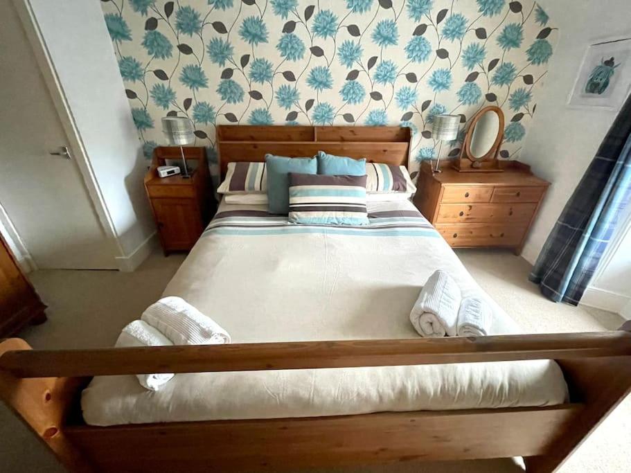 Comfortable 4 bed Home, Valhalla, Helmsdale