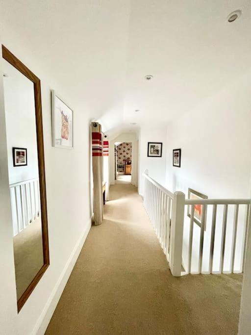 Comfortable 4 bed Home, Valhalla, Helmsdale