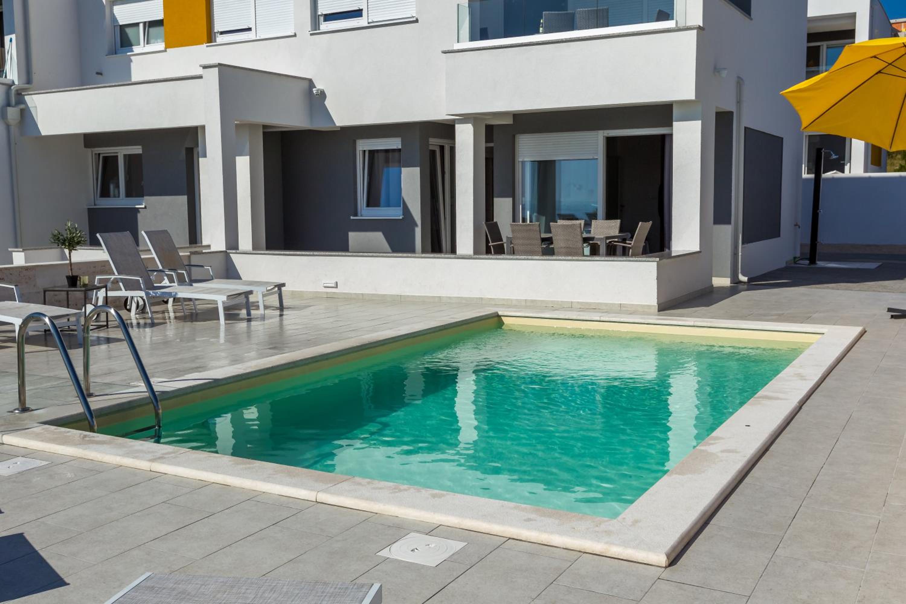 Pool Apartments Villa Dalia view 3