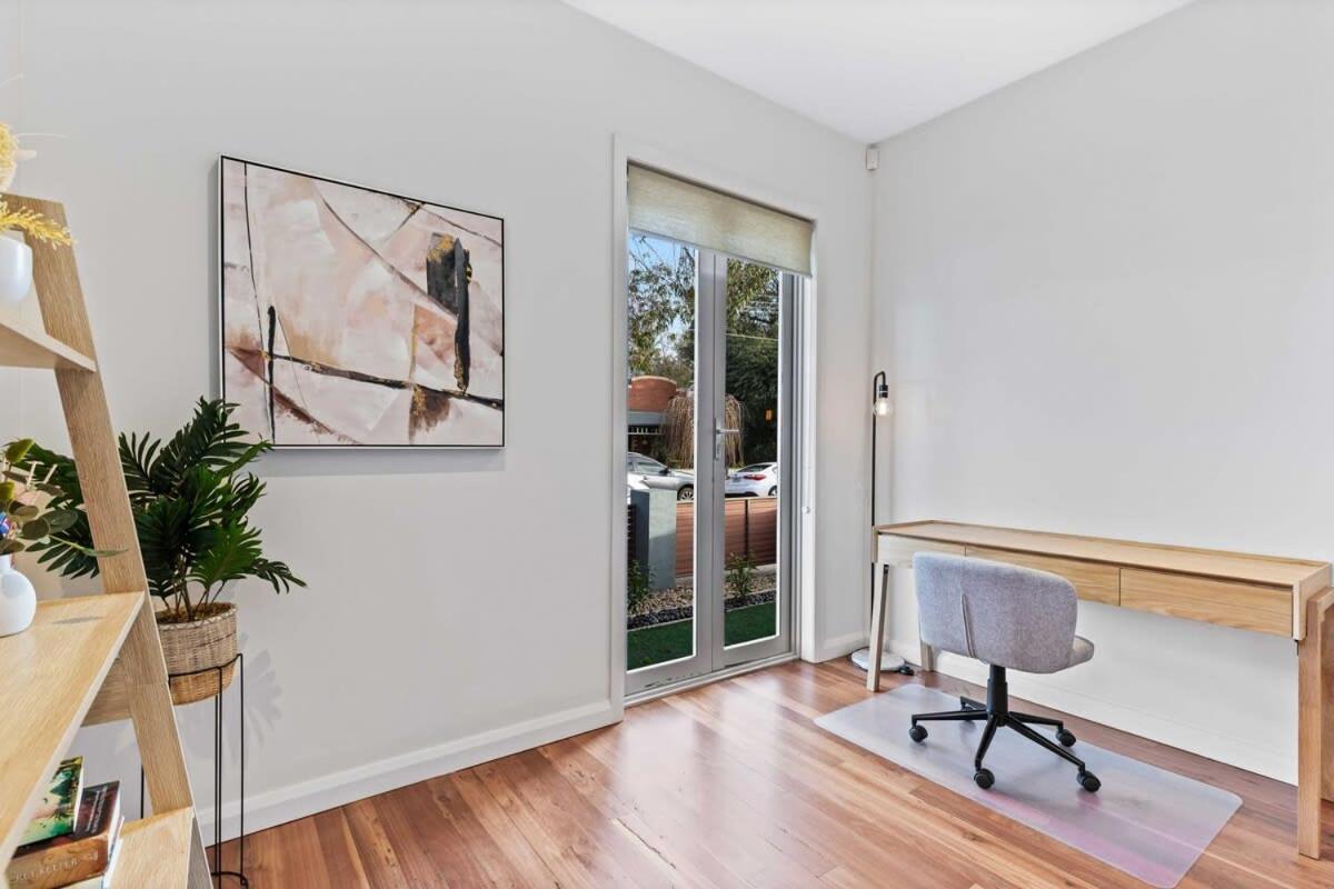 Chic Yarraville 2BR with Courtyard & Walk to Cafes