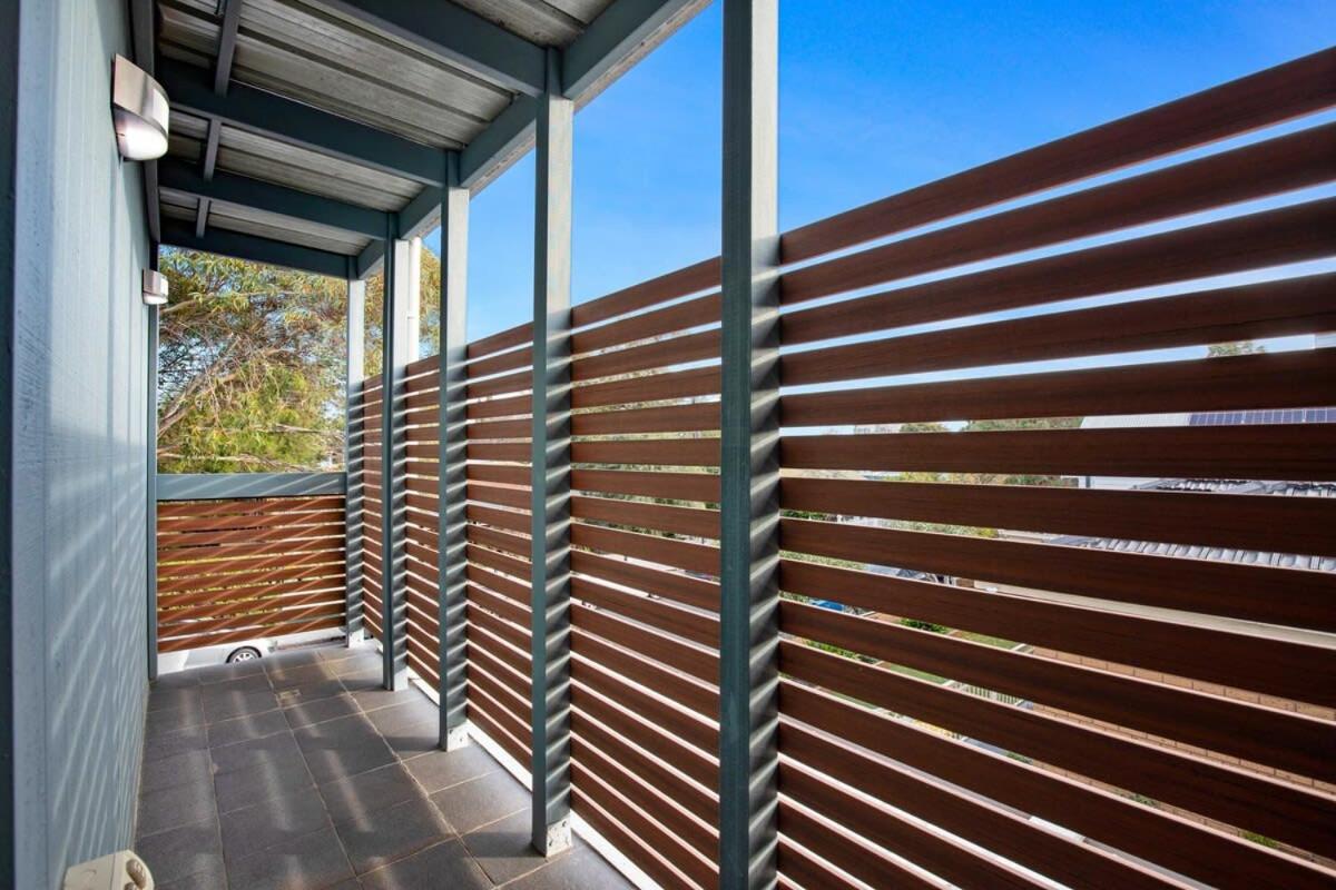 Chic Yarraville 2BR with Courtyard & Walk to Cafes