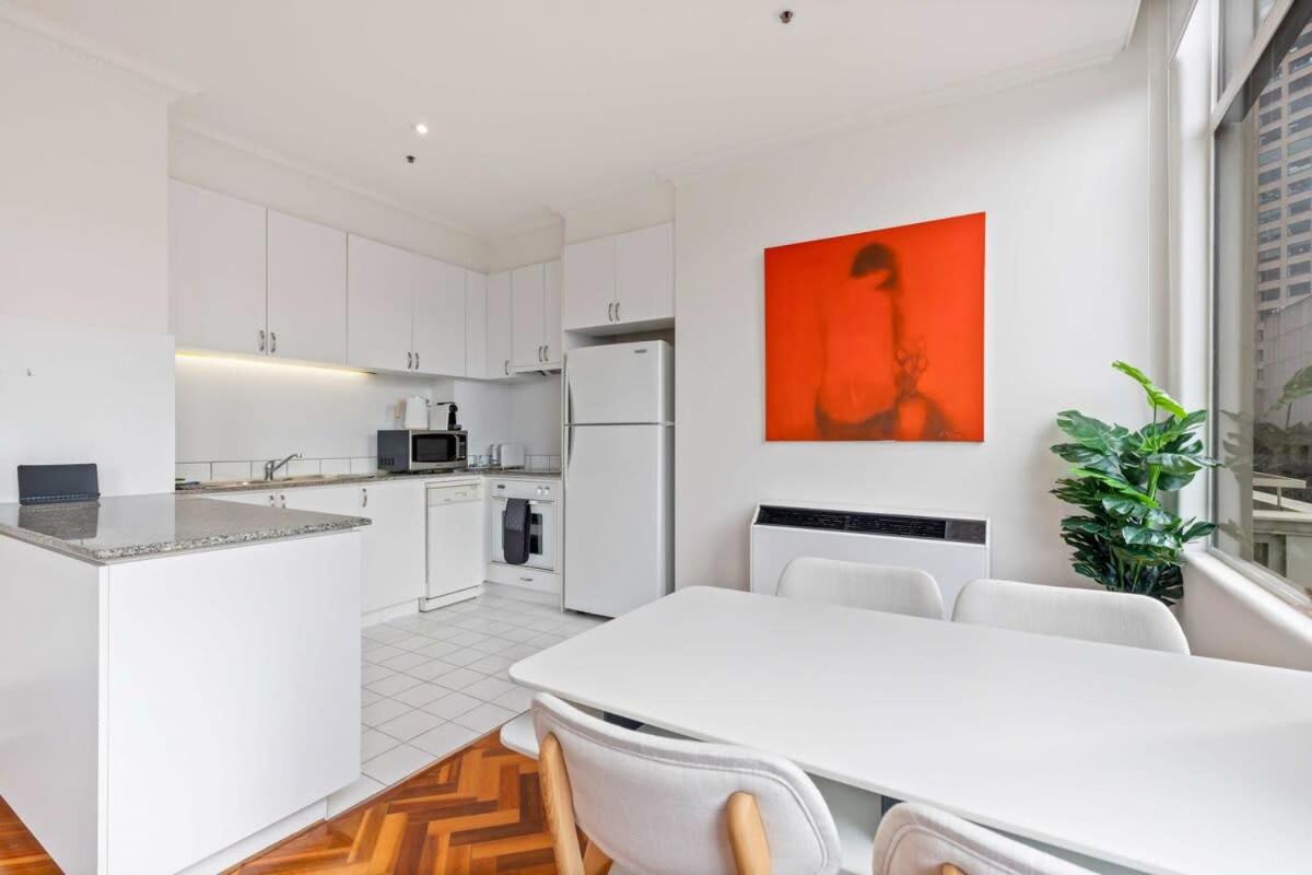 Chic 1-Bed Apartment In the Heart of Melbourne
