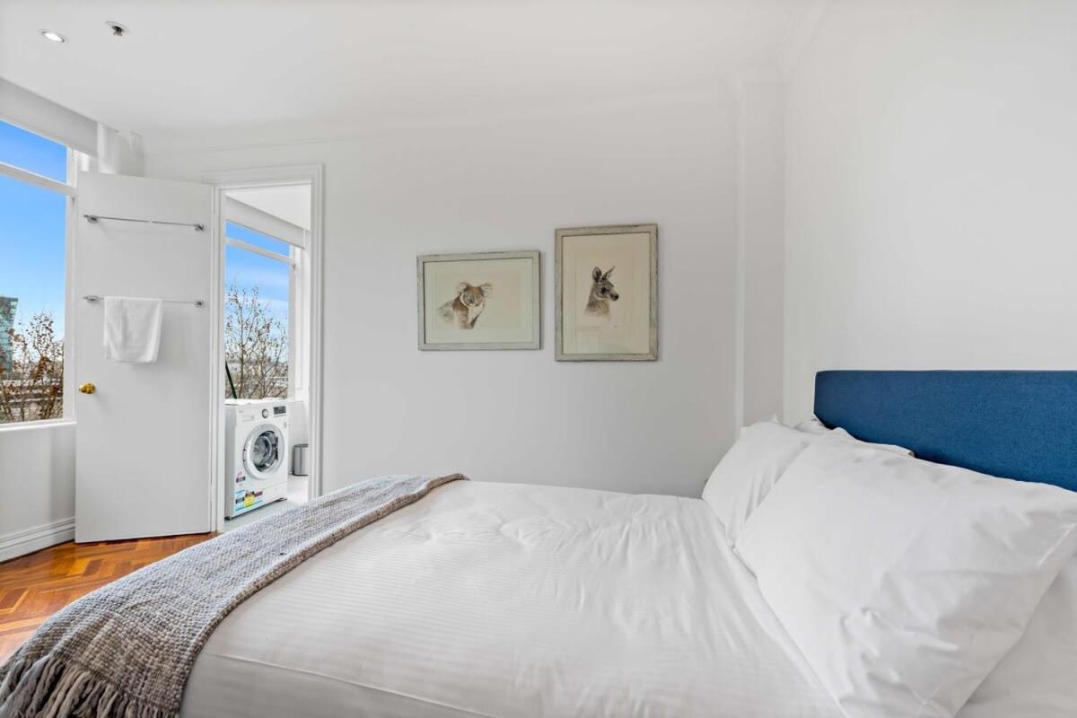 Chic 1-Bed Apartment In the Heart of Melbourne