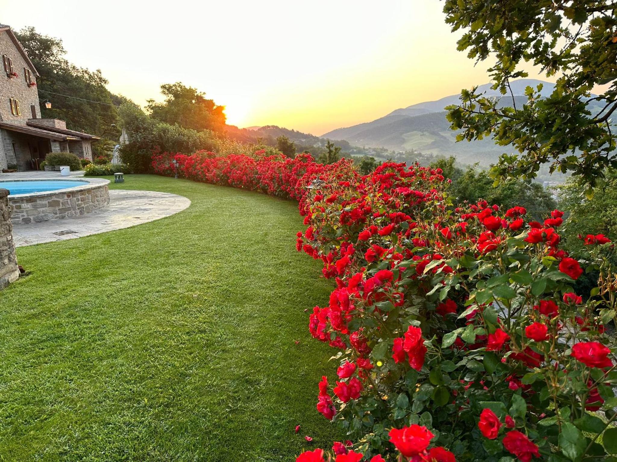 Stunning villa with pool, Jacuzzi and wonderful view