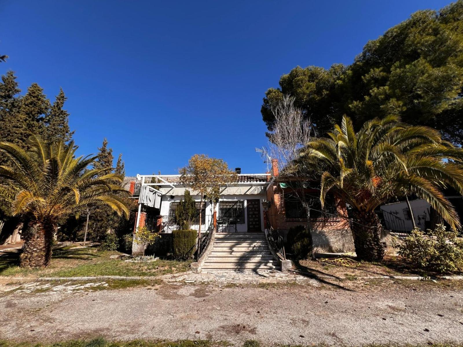 Villa Lazaro