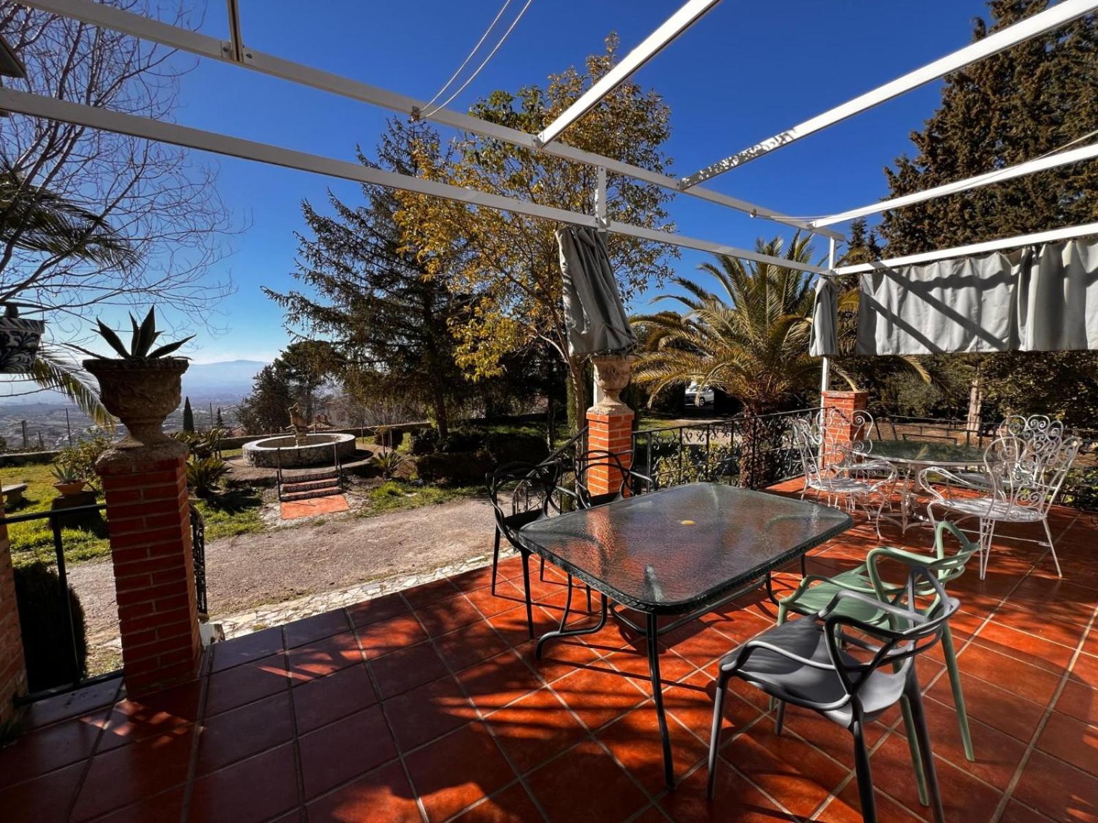 Villa Lazaro