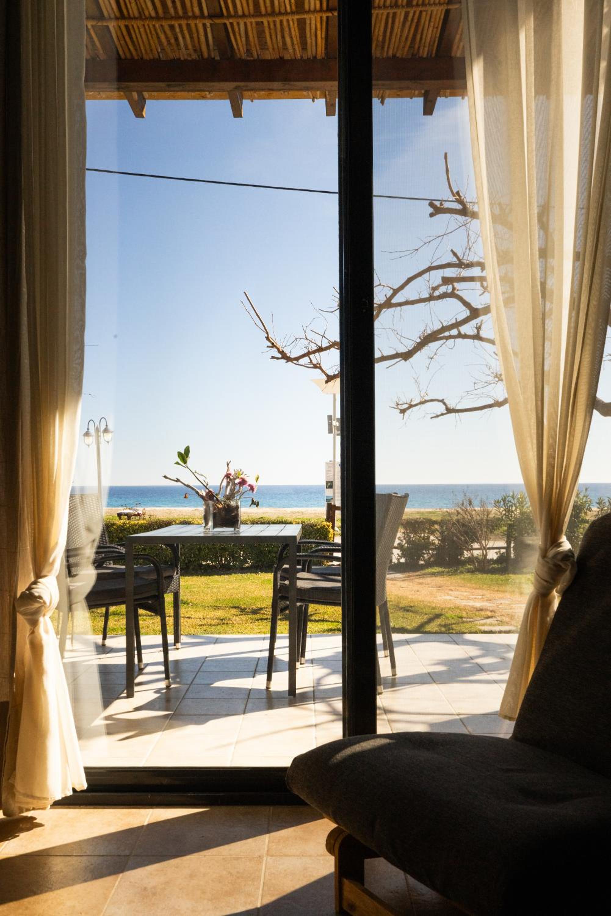 Pelagos Paradise Seafront Villa by Booking Kottas view 3