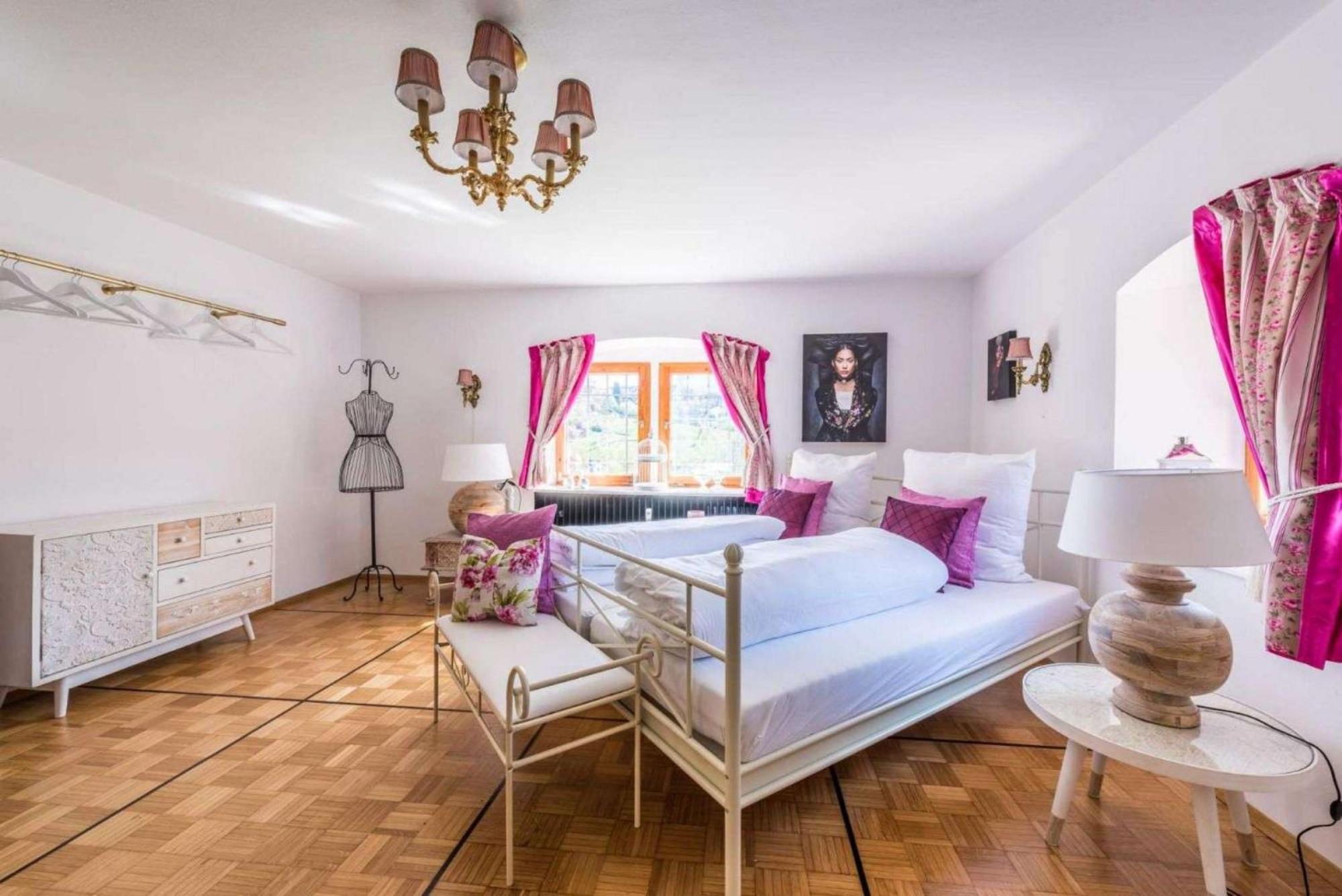Herrenhaus Bärenschlössle 1 - 3500 m2 - 18 Personen