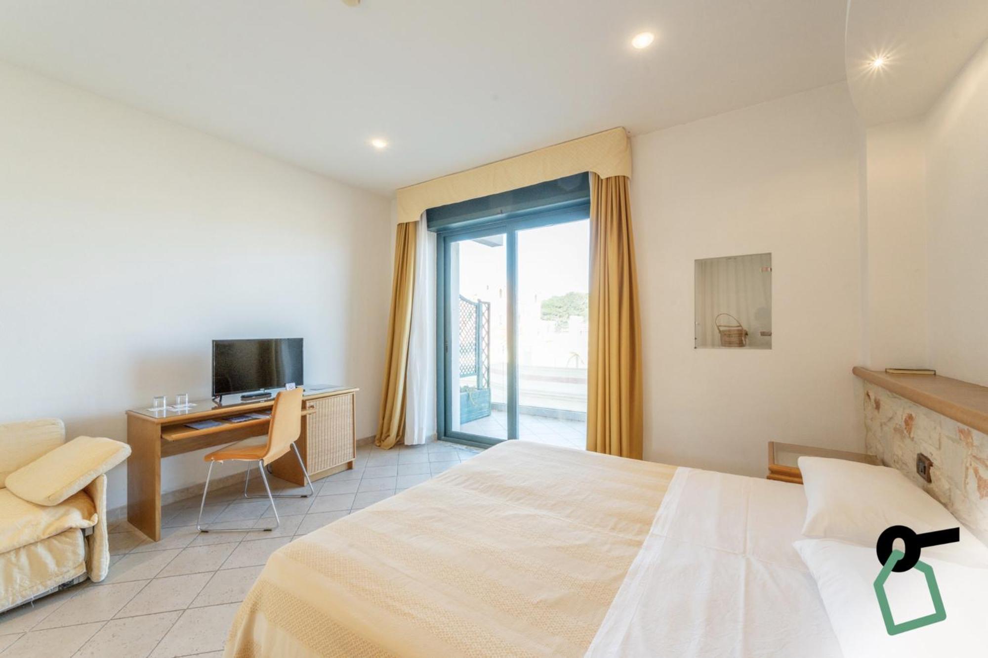 HOTIDAY Leuca Lungomare