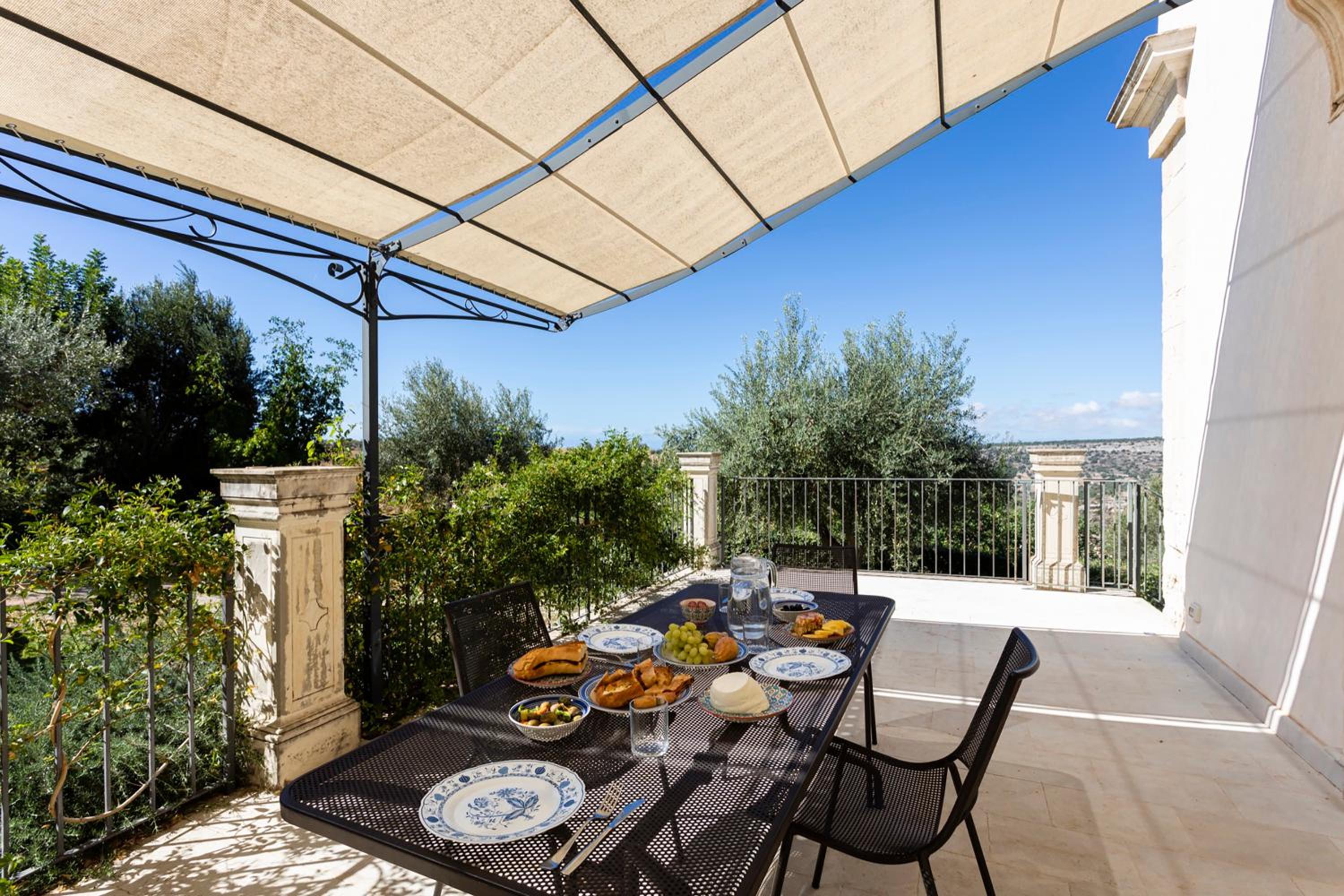 Villa Iris view 2
