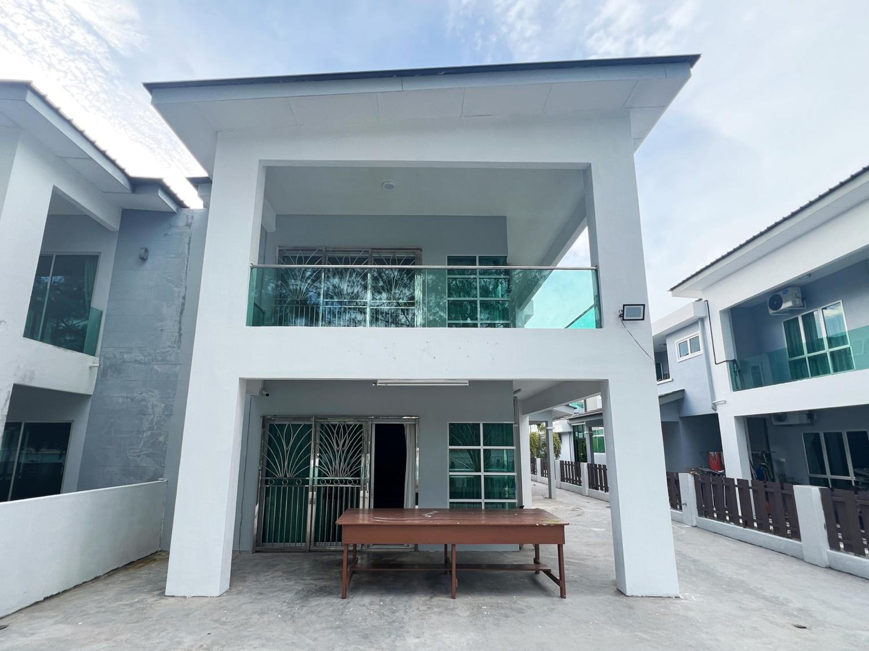 Monochrome Marina Island Pangkor Villa for 14pax photo 8