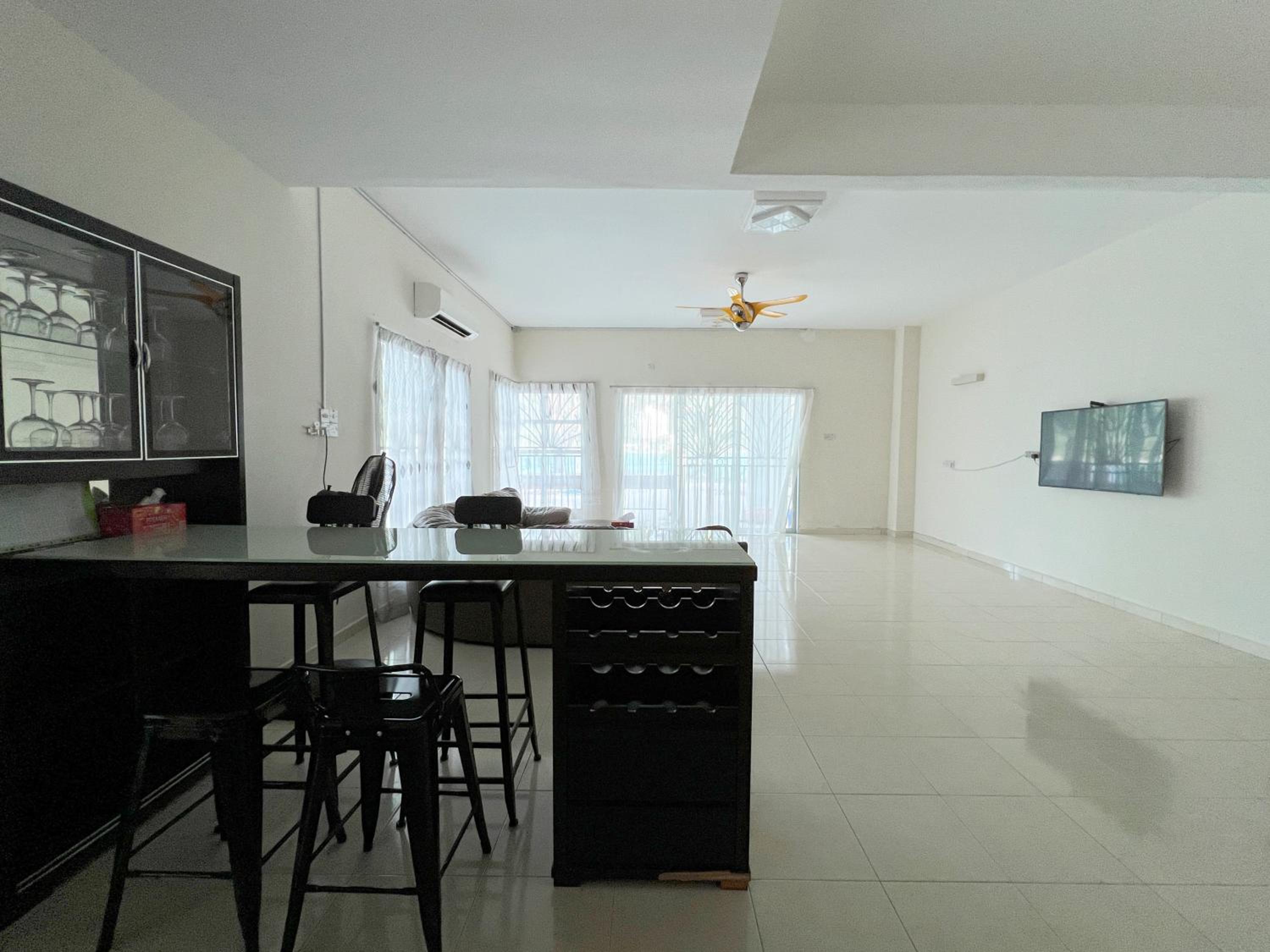 Monochrome Marina Island Pangkor Villa for 14pax photo 7