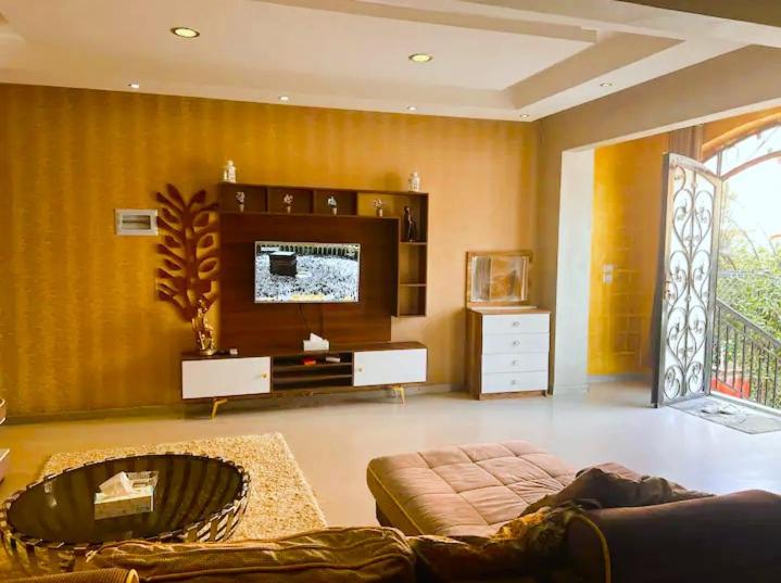 Garden Apartment in Sheikh Zayed Private Entrance 24h Security