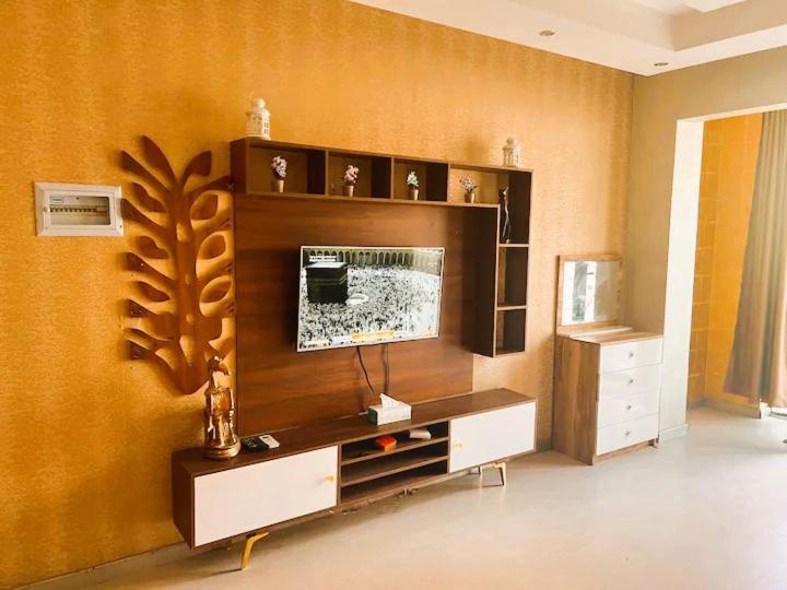 Garden Apartment in Sheikh Zayed Private Entrance 24h Security
