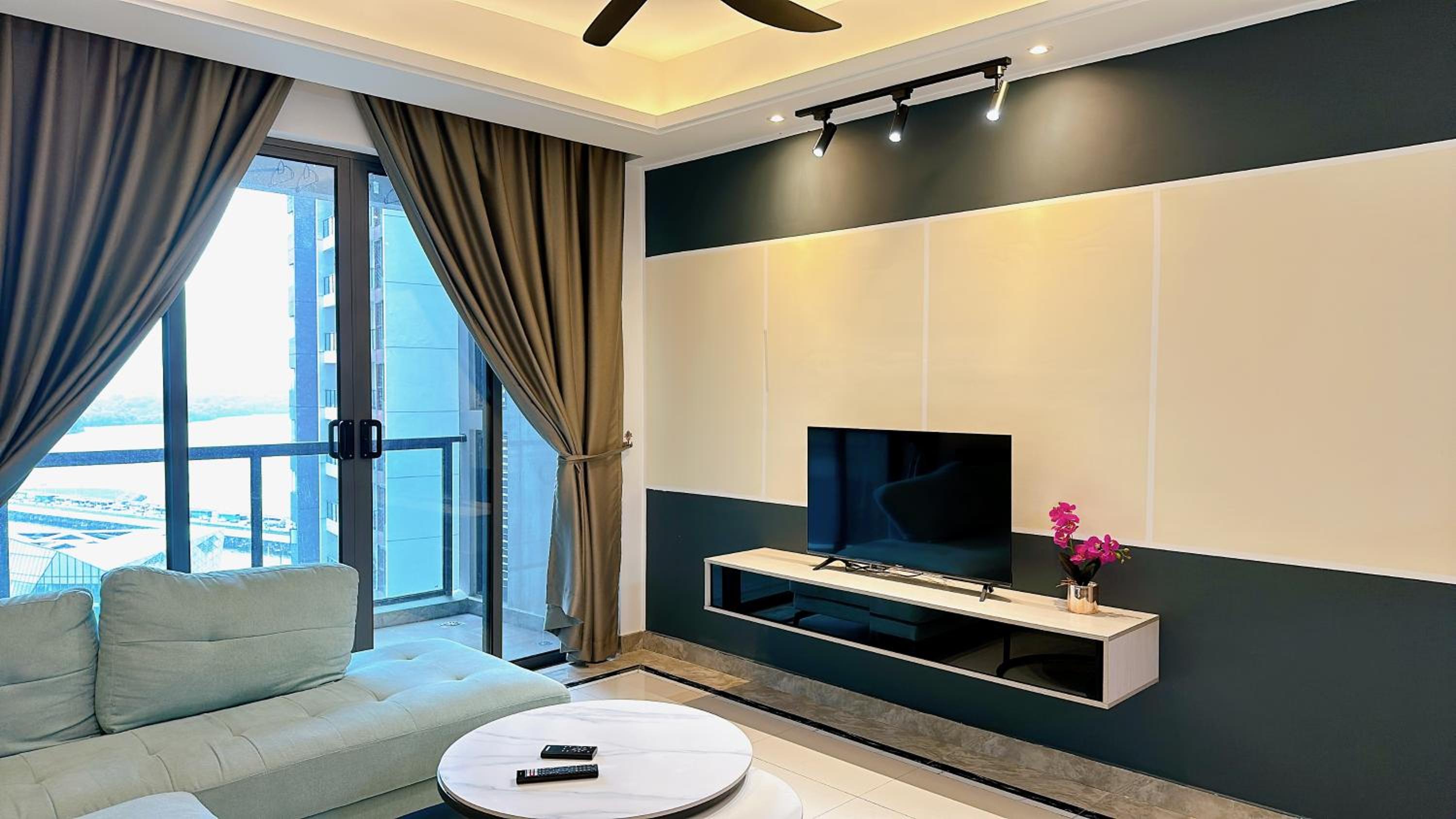 R&F Princess Cove by Cactus Homestay
