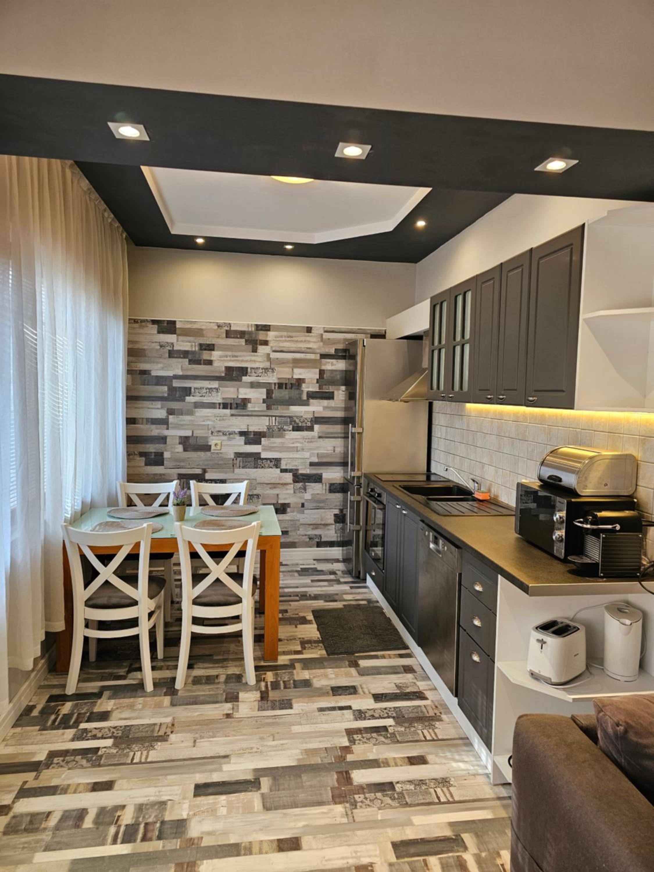 Grey central apartment view 5