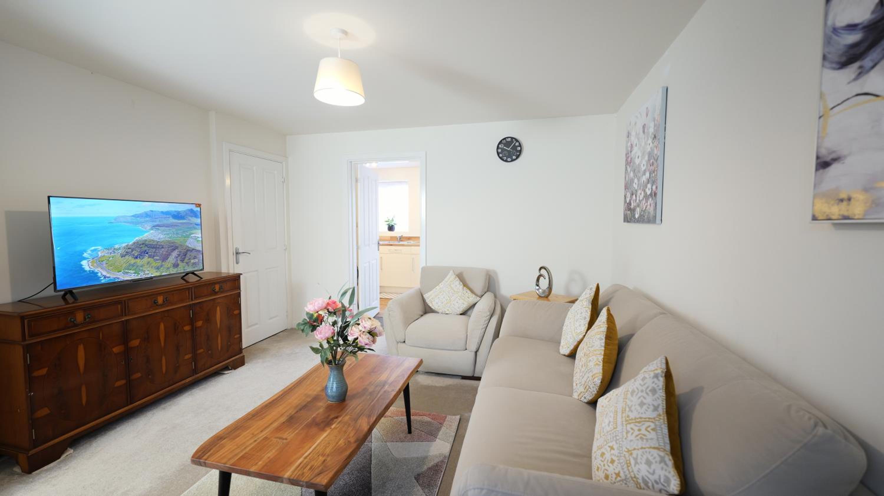 Peaceful Lawley Home with Parking, Garden, Wi-Fi view 3
