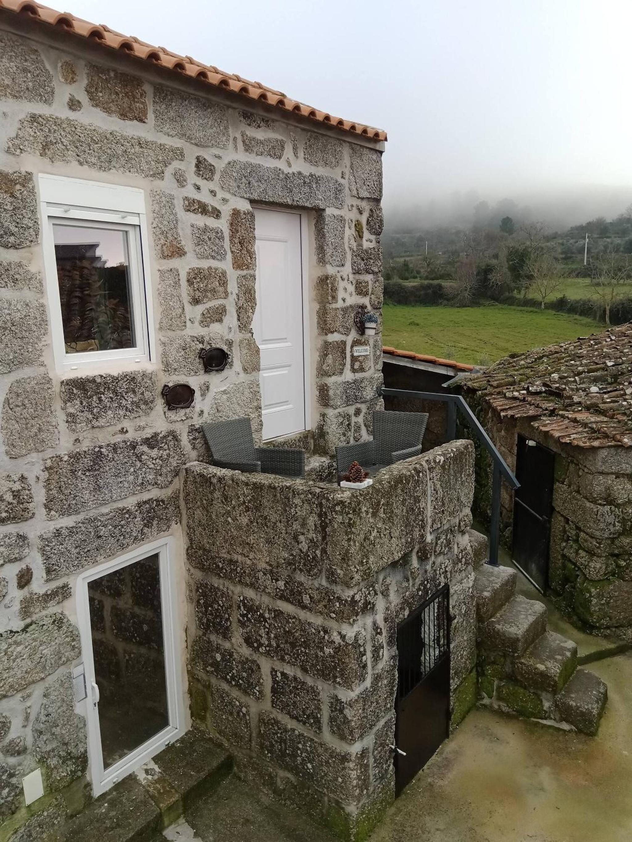 Cottage Aldeia Da Serra - historic areas of Portugal view 2