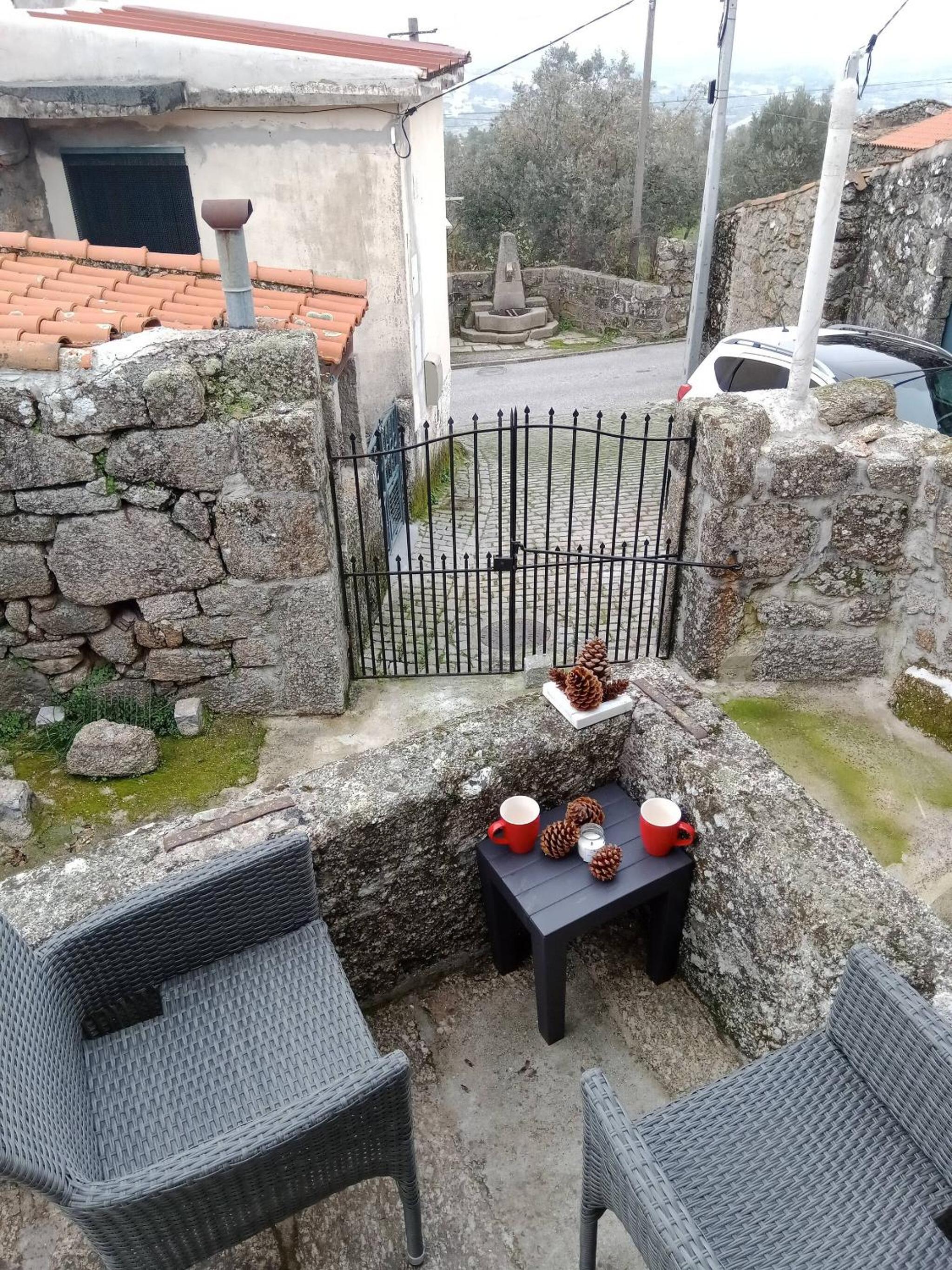 Cottage Aldeia Da Serra - historic areas of Portugal view 4