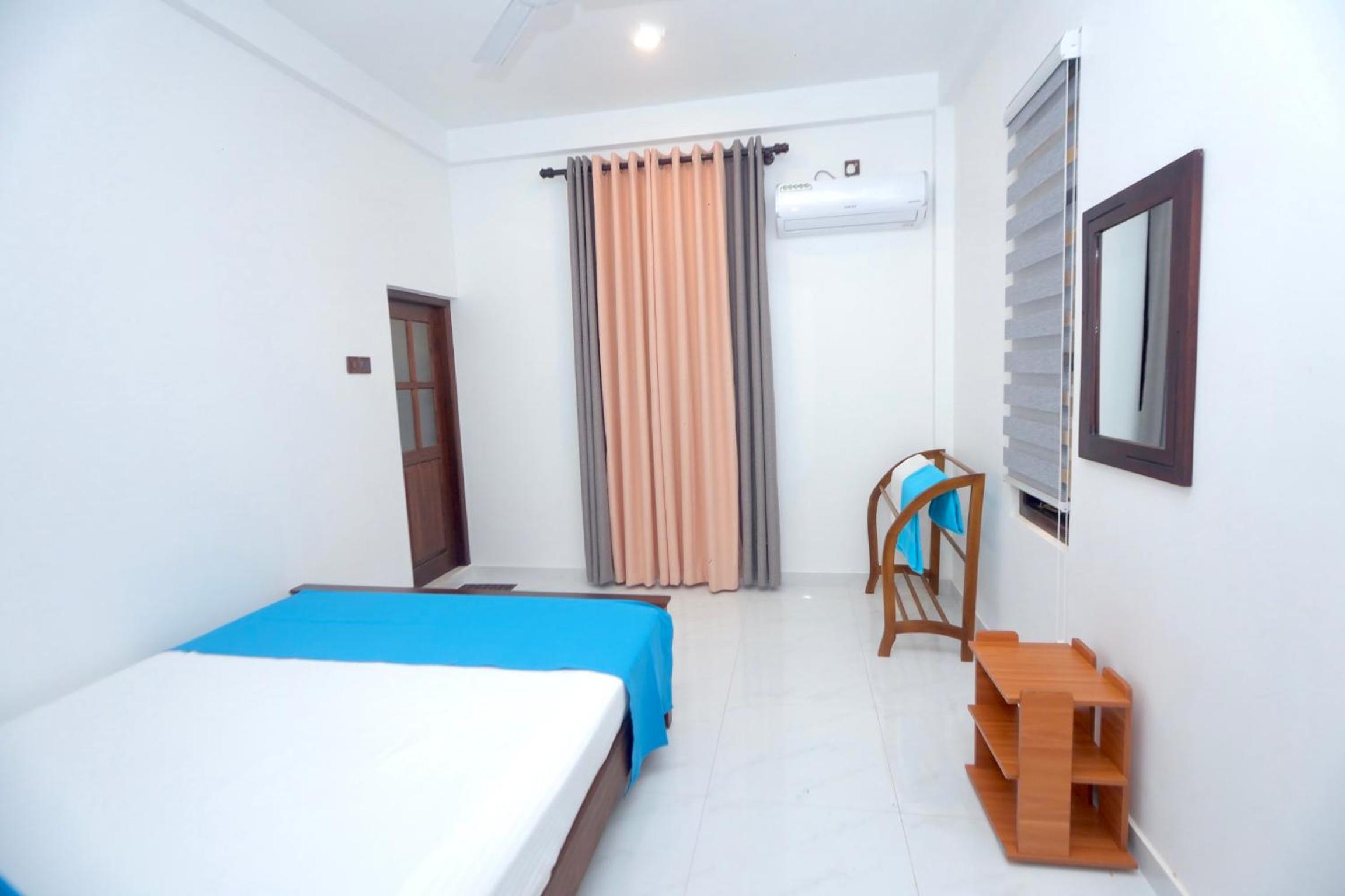 Hide Hiriketiya Villa