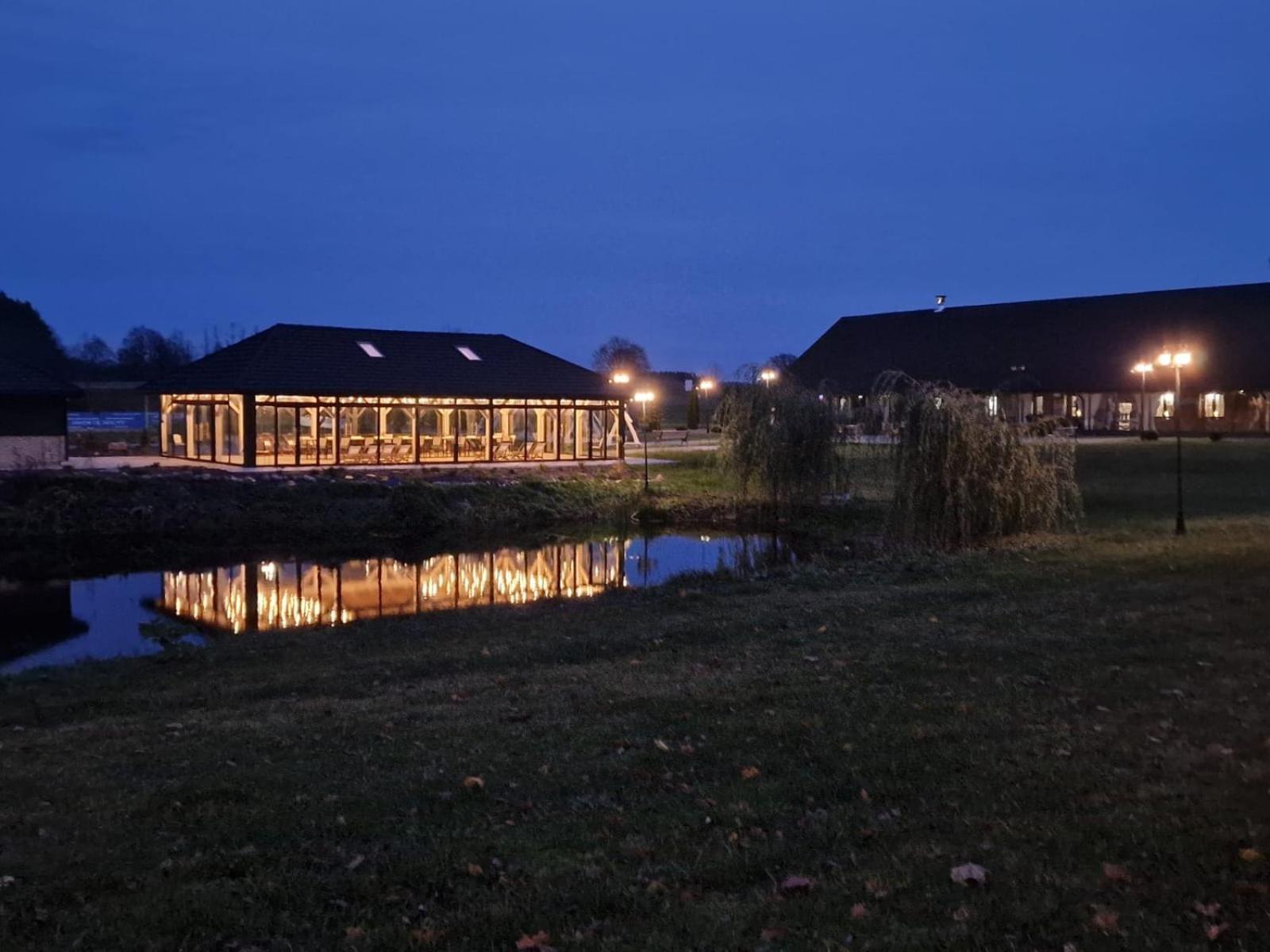Dworek Hołny view 5