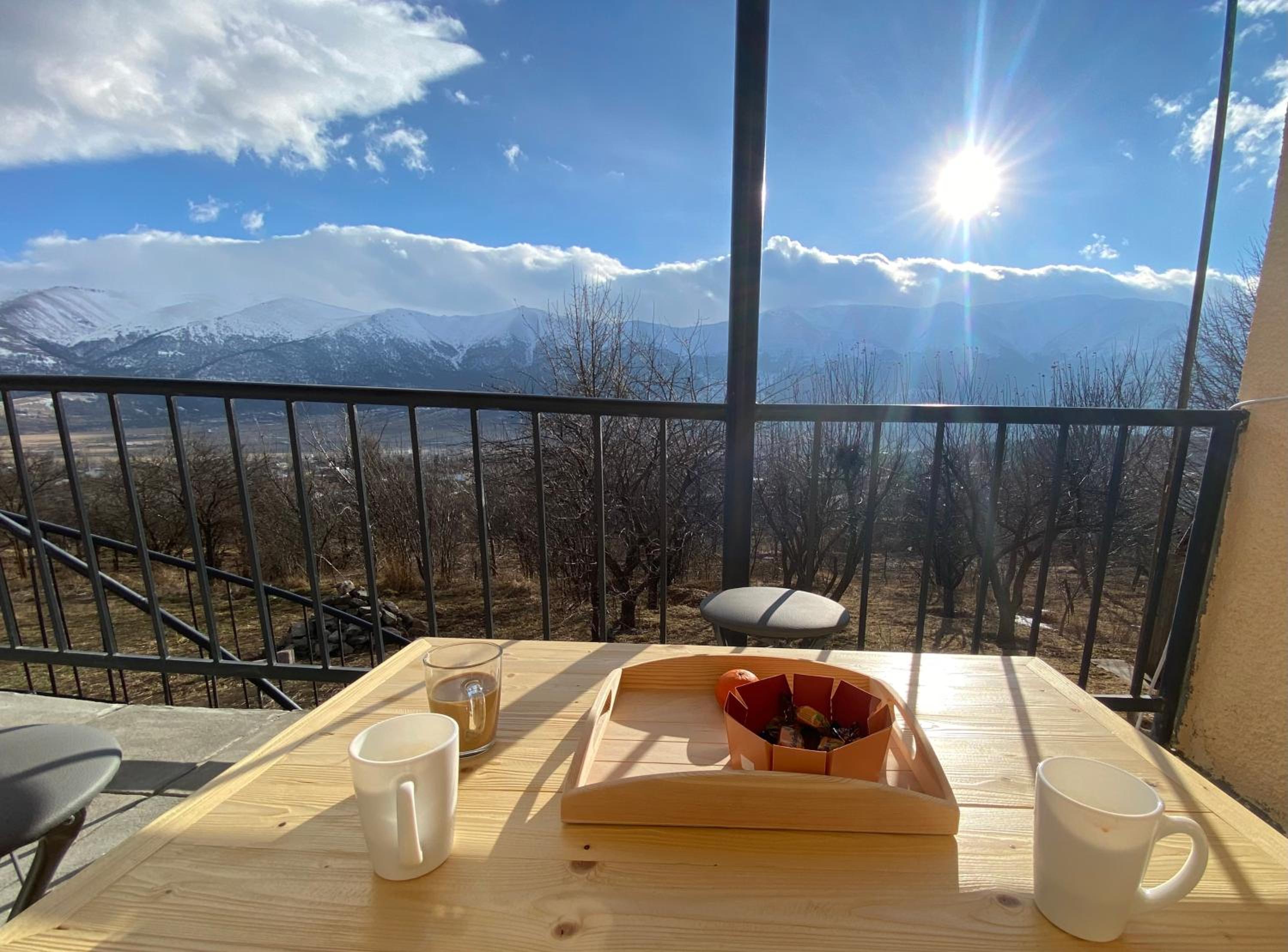 Dez Guest House with Mountain View