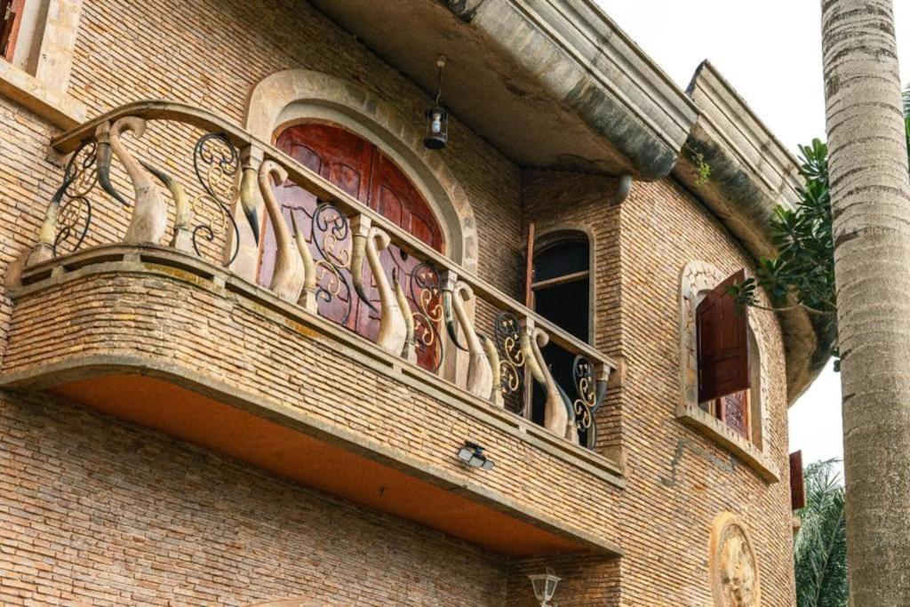 Villa Gaudi (Gaoudi)
